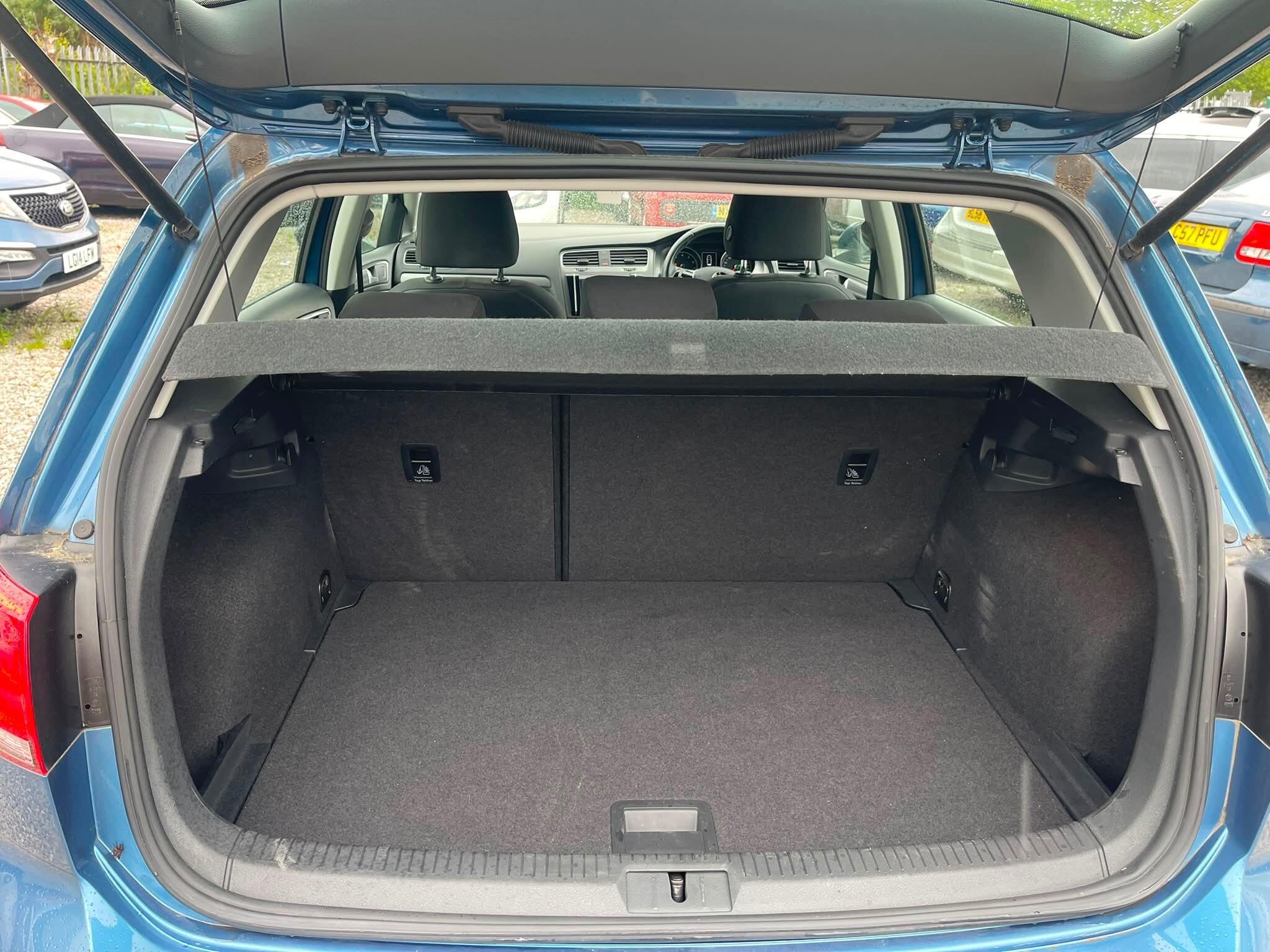 Volkswagen Golf - Image 10