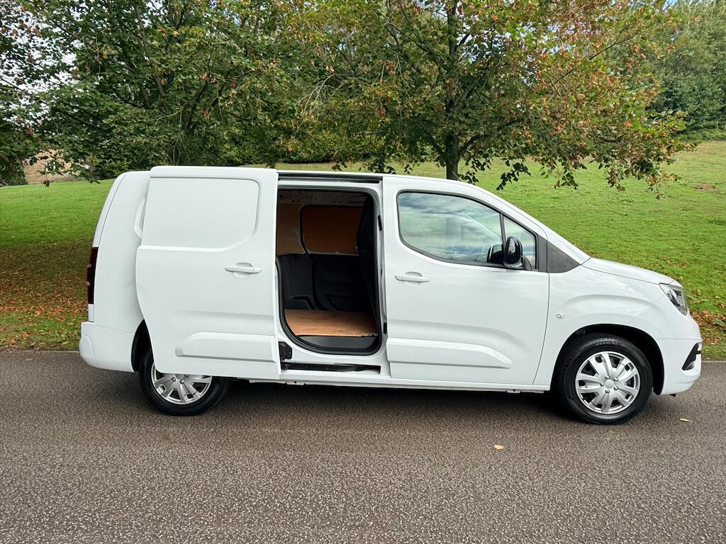 Vauxhall Combo - Image 3
