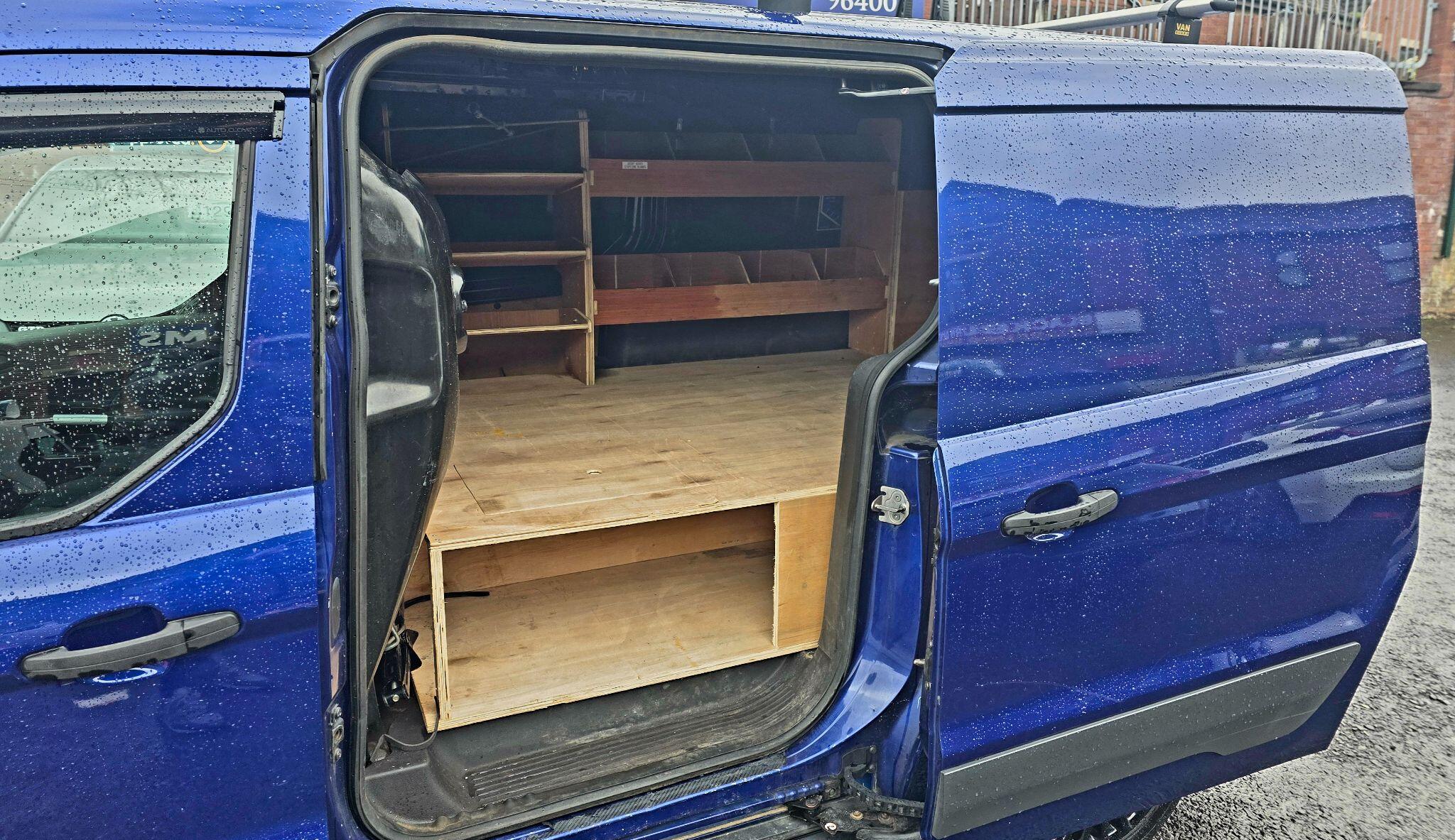 Ford Transit Connect - Image 18