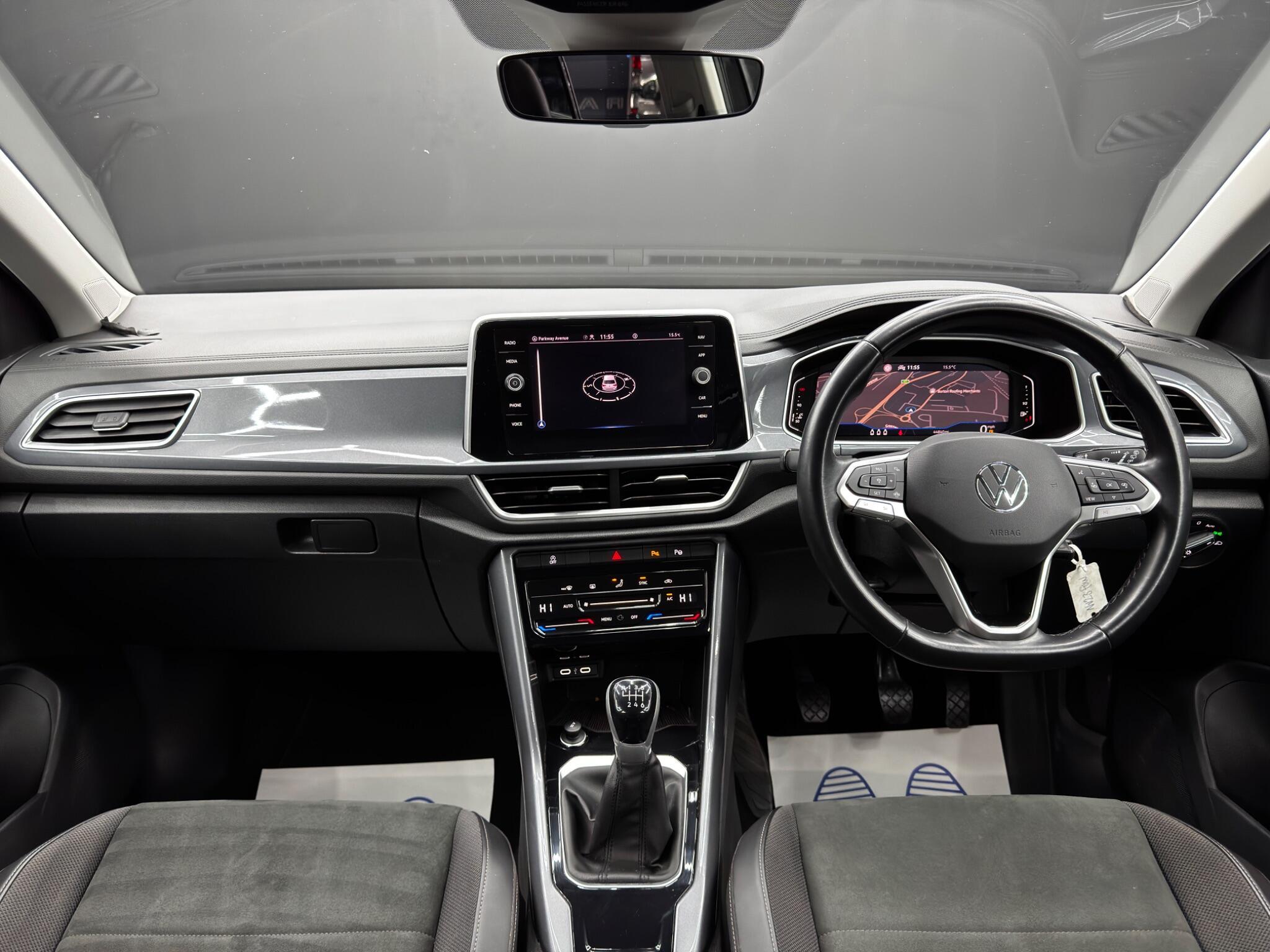 Volkswagen T-Roc - Image 10