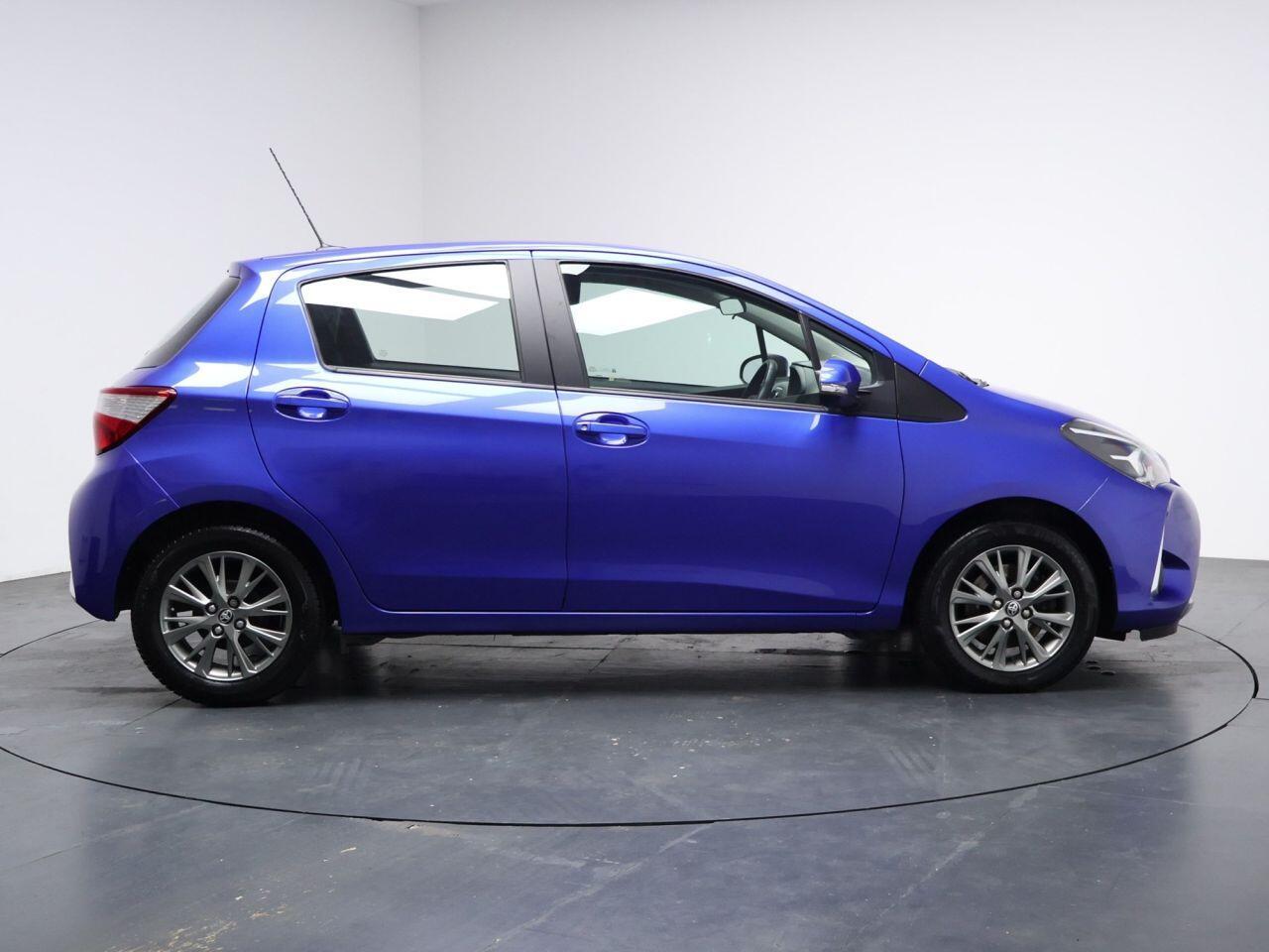 Toyota Yaris - Image 14