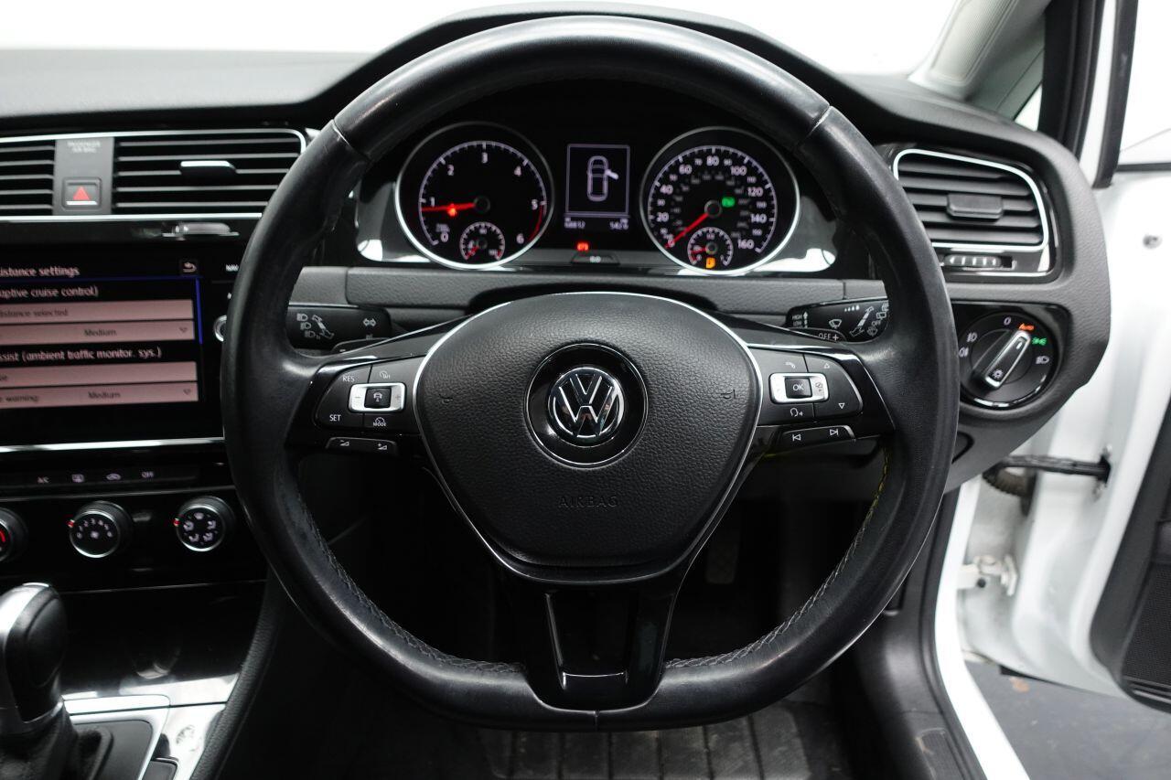 Volkswagen Golf - Image 33