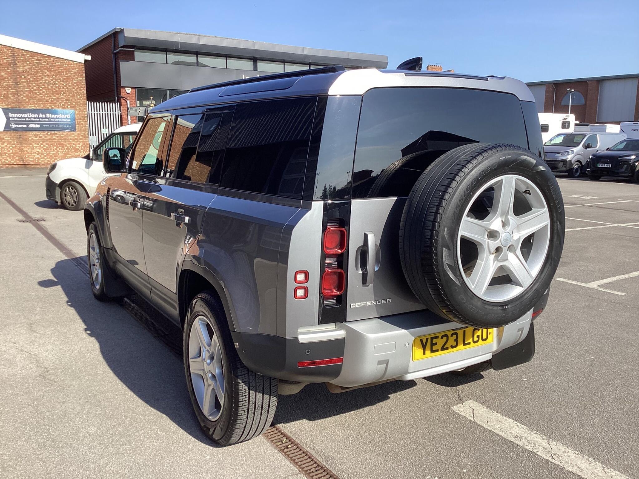 Land Rover Defender 110 - Image 5