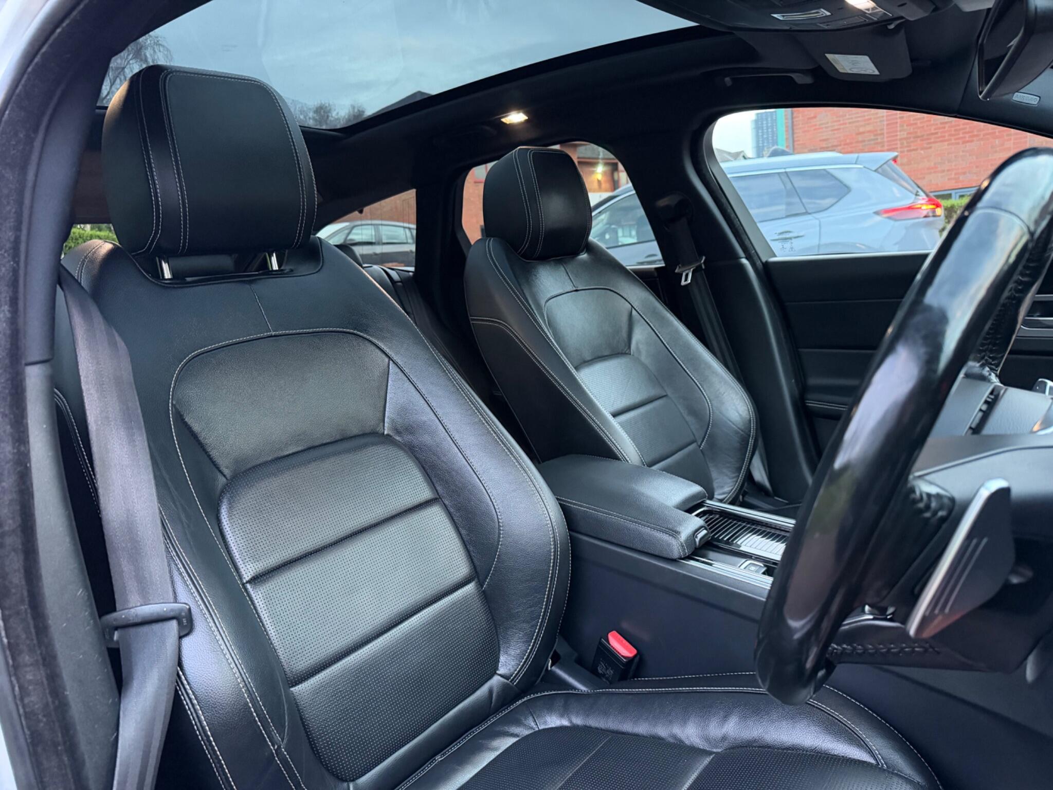 Jaguar XF - Image 42