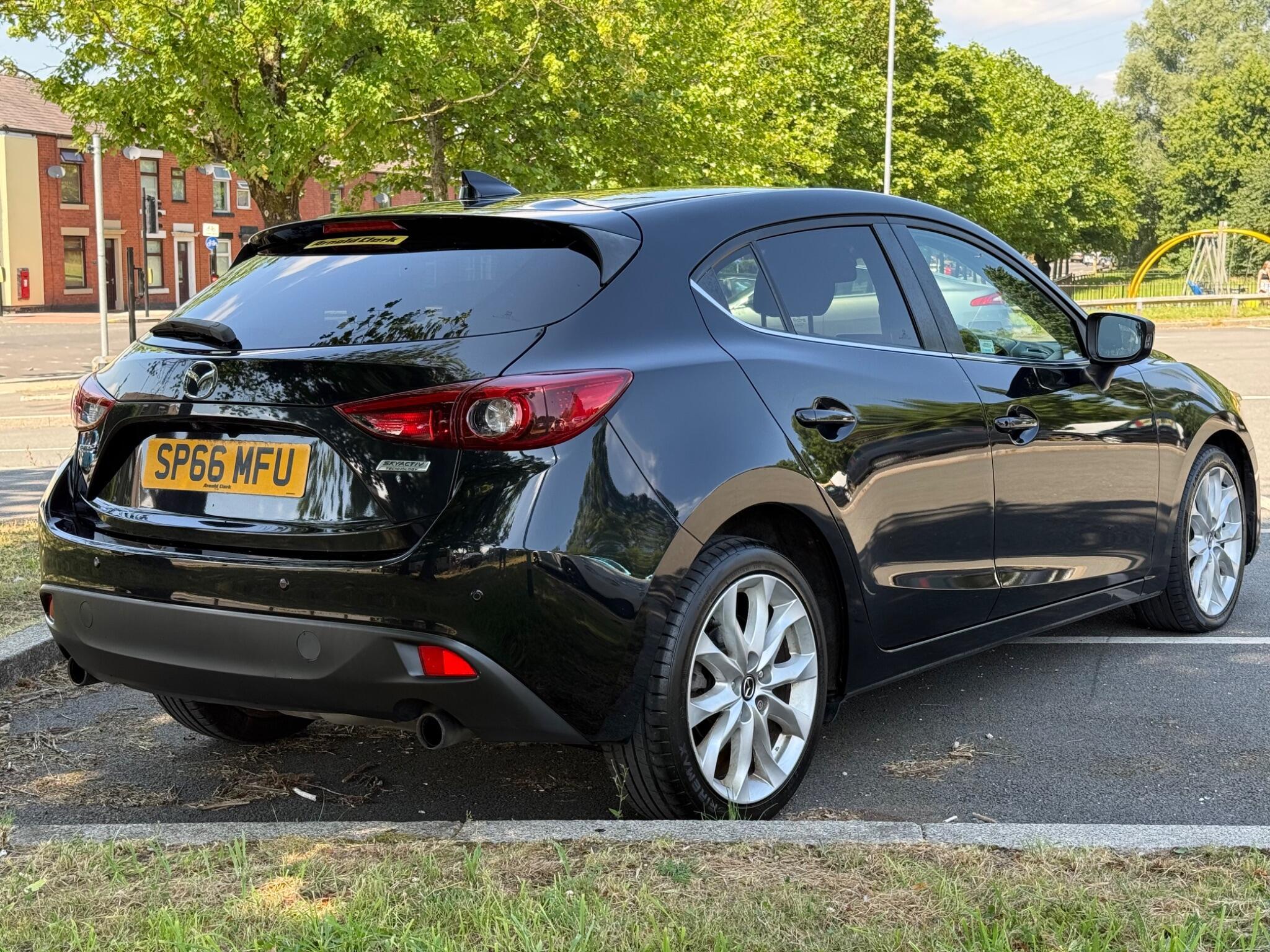 Mazda MAZDA3 - Image 6