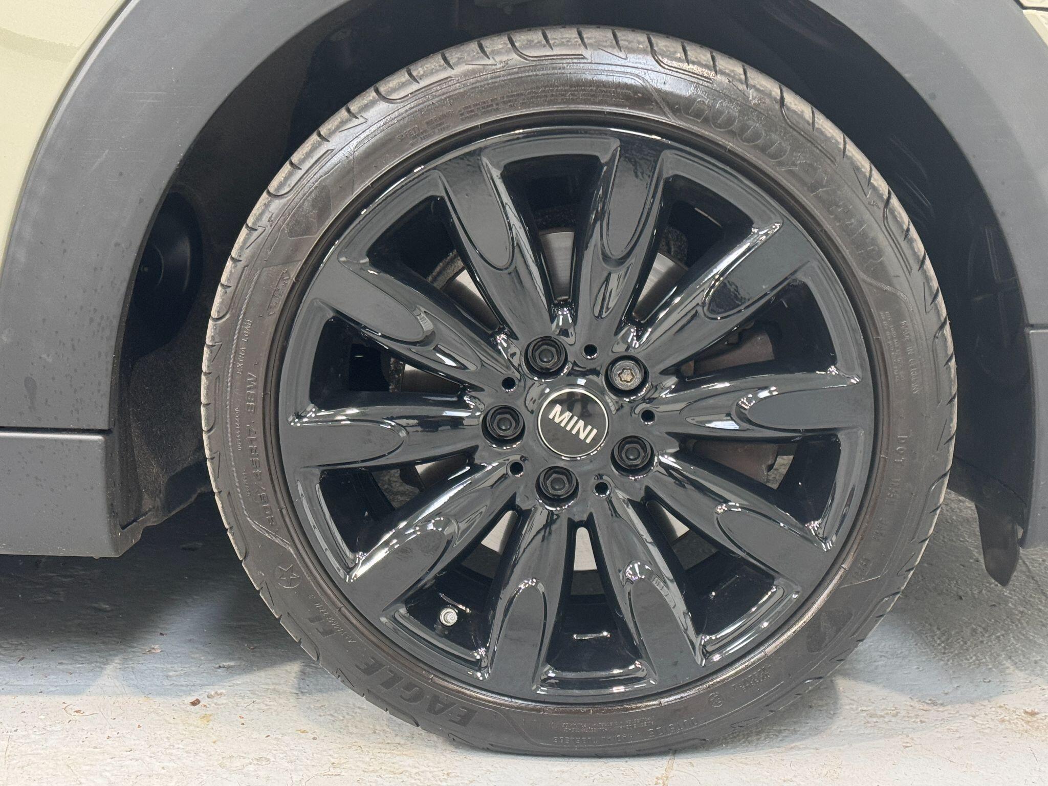 MINI Hatch - Image 23