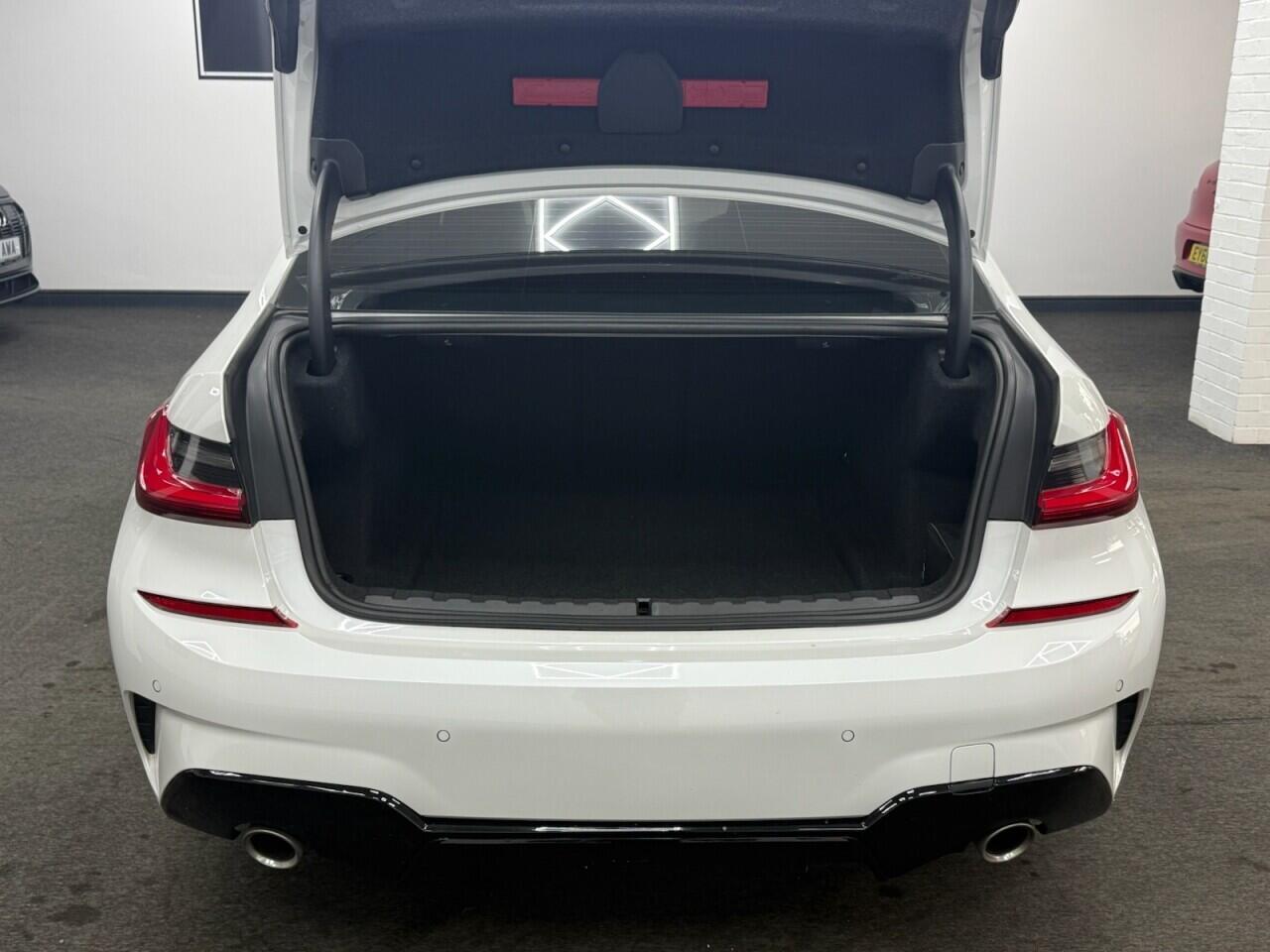 BMW 3 Series - Image 15