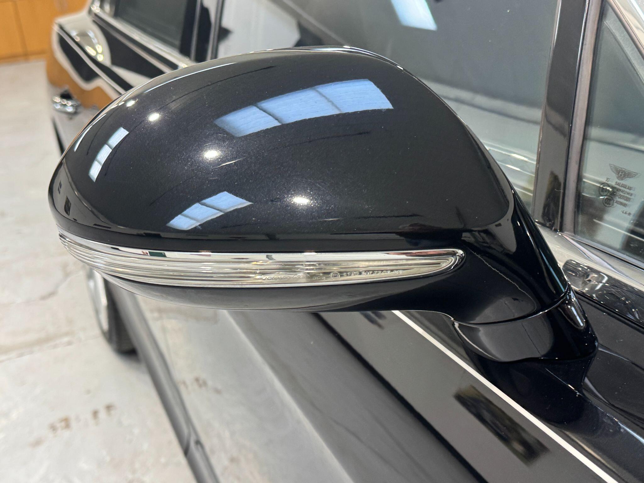 Bentley Flying Spur - Image 55