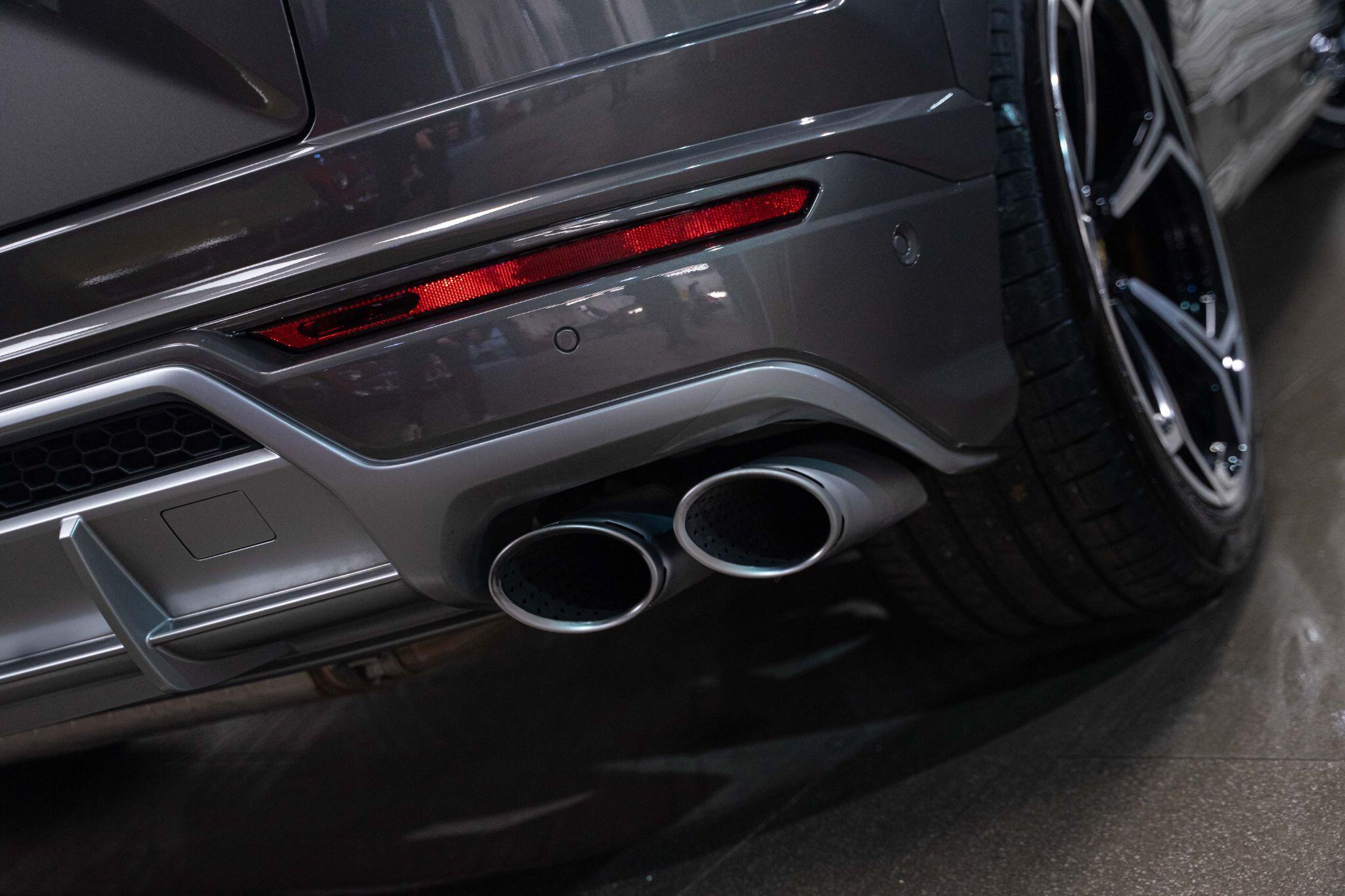 Lamborghini Urus - Image 29