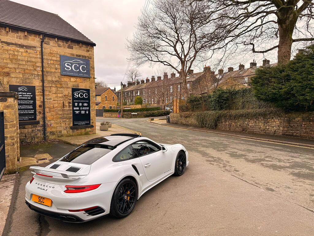 Porsche 911 - Image 22