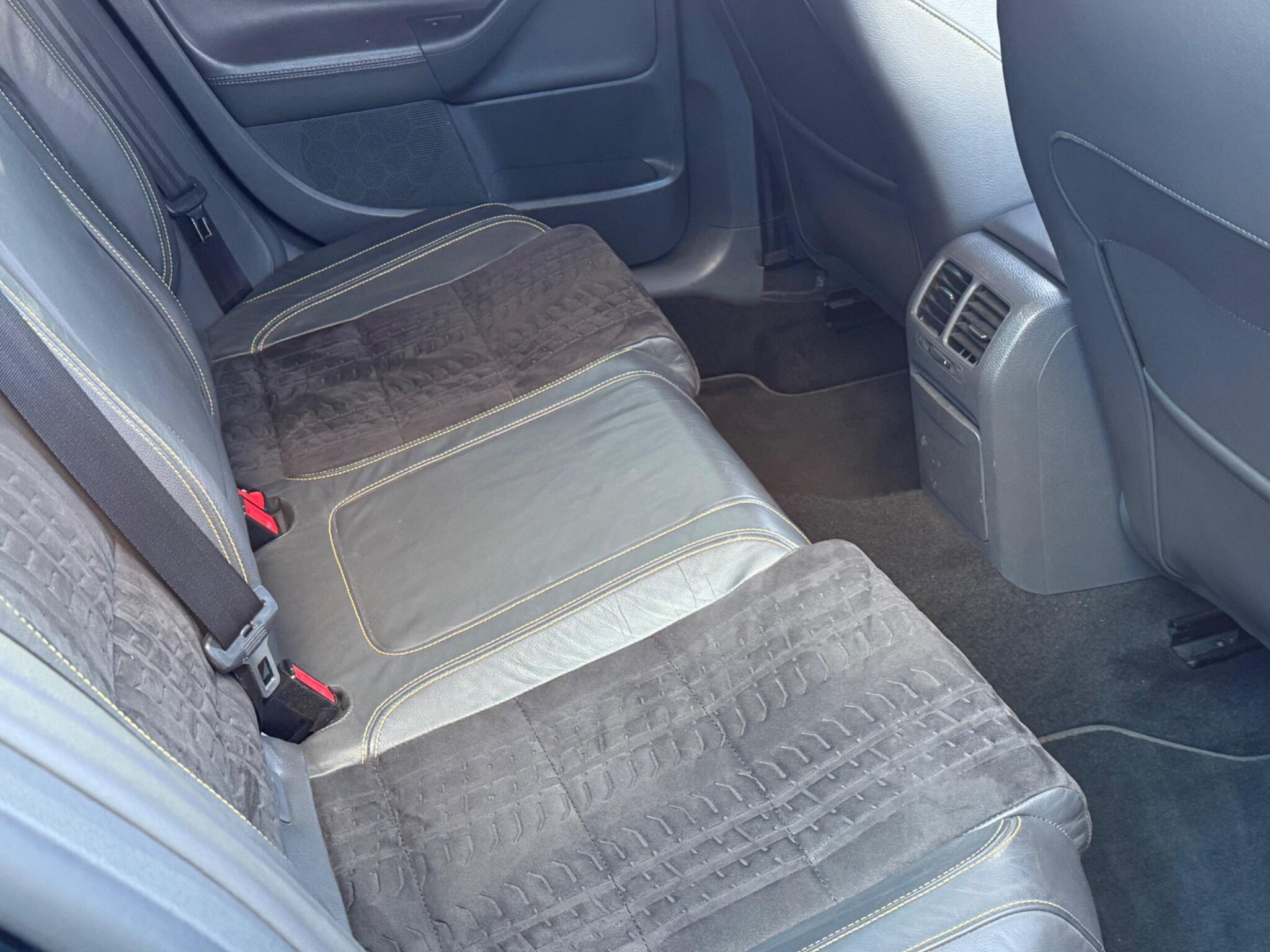 Volkswagen Golf - Image 30