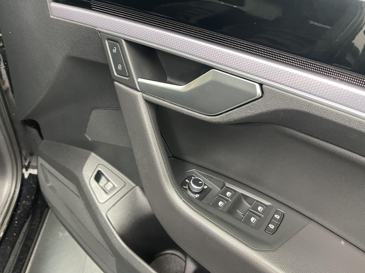 Volkswagen Touareg - Image 32