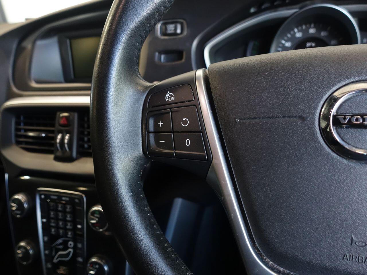 Volvo V40 - Image 19