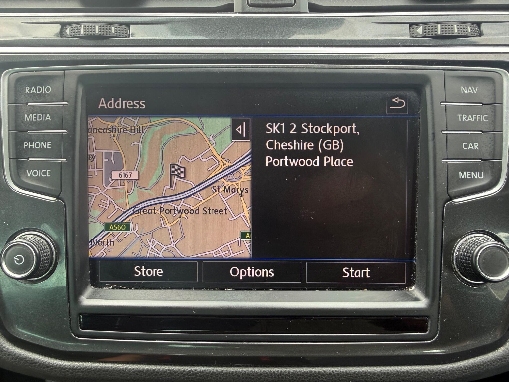 Volkswagen Tiguan - Image 11