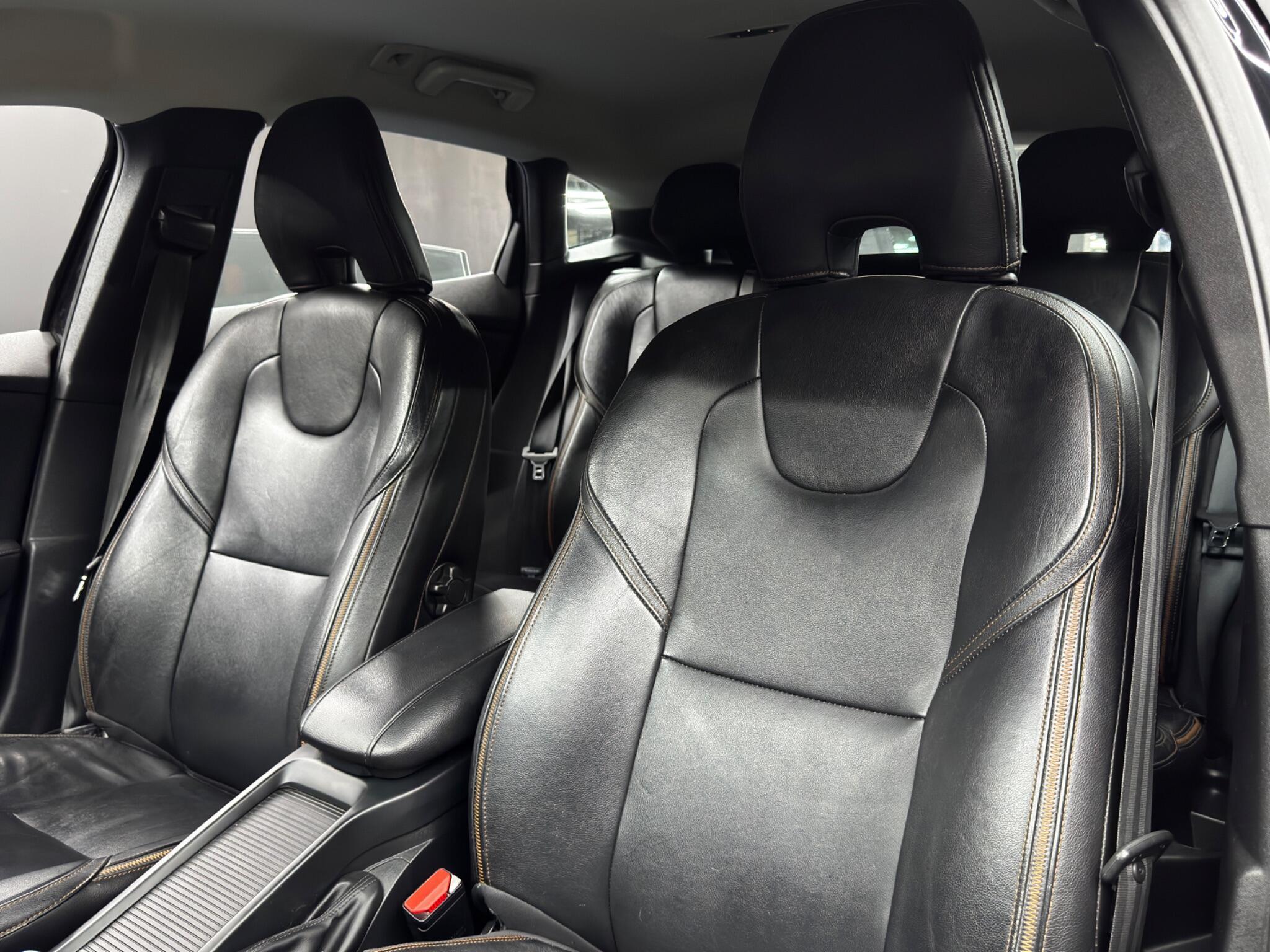 Volvo V40 CROSS COUNTRY - Image 14