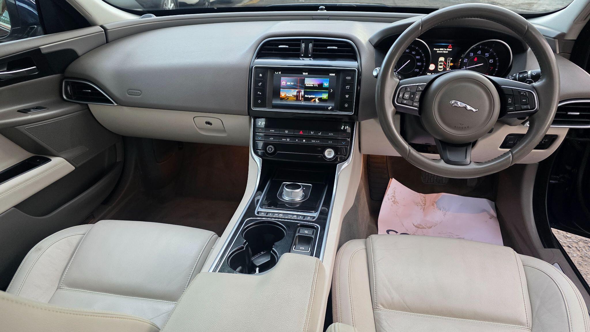 Jaguar XE - Image 25