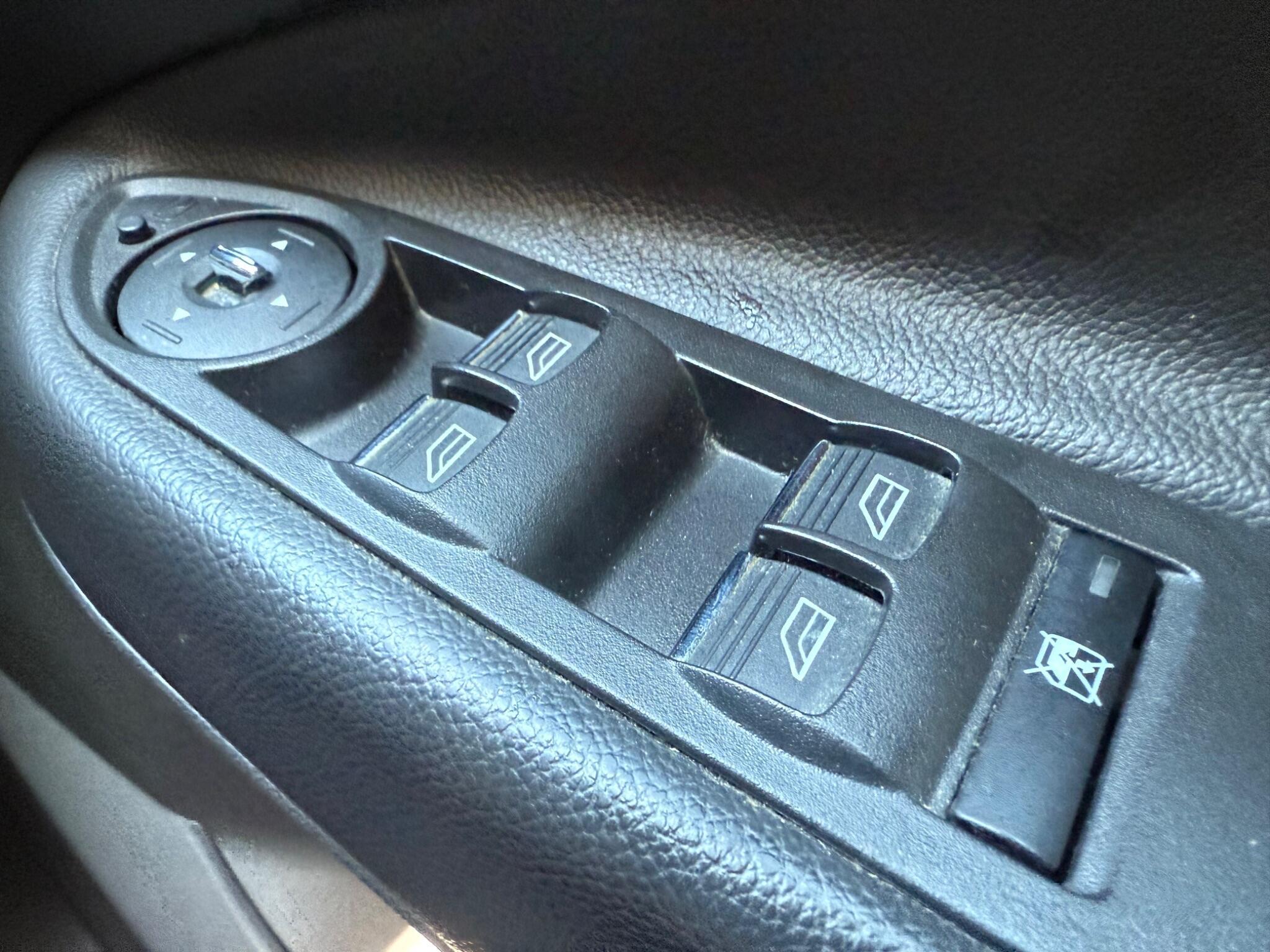 Ford Kuga - Image 26