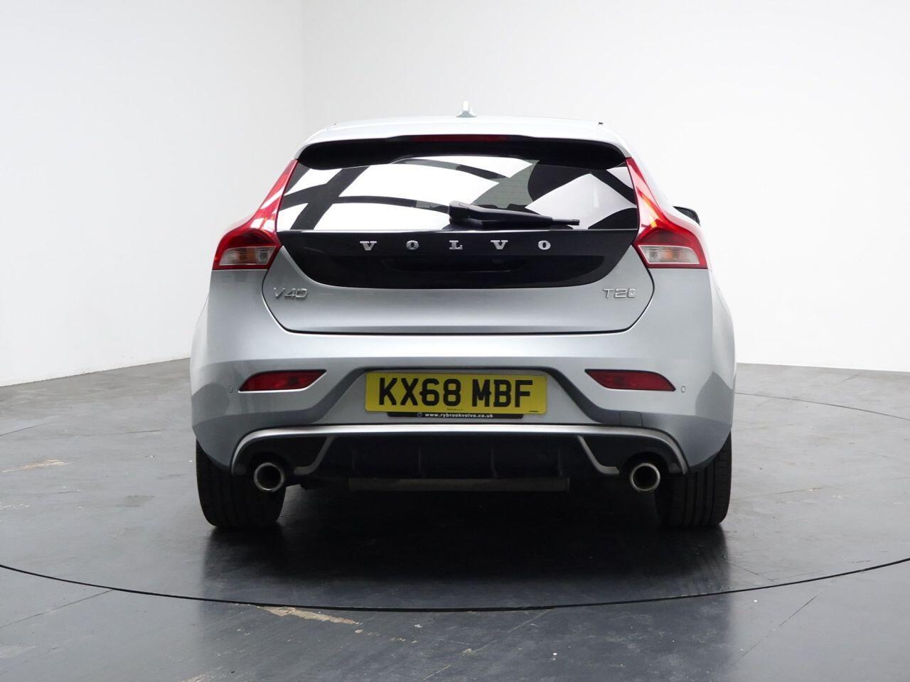 Volvo V40 - Image 11