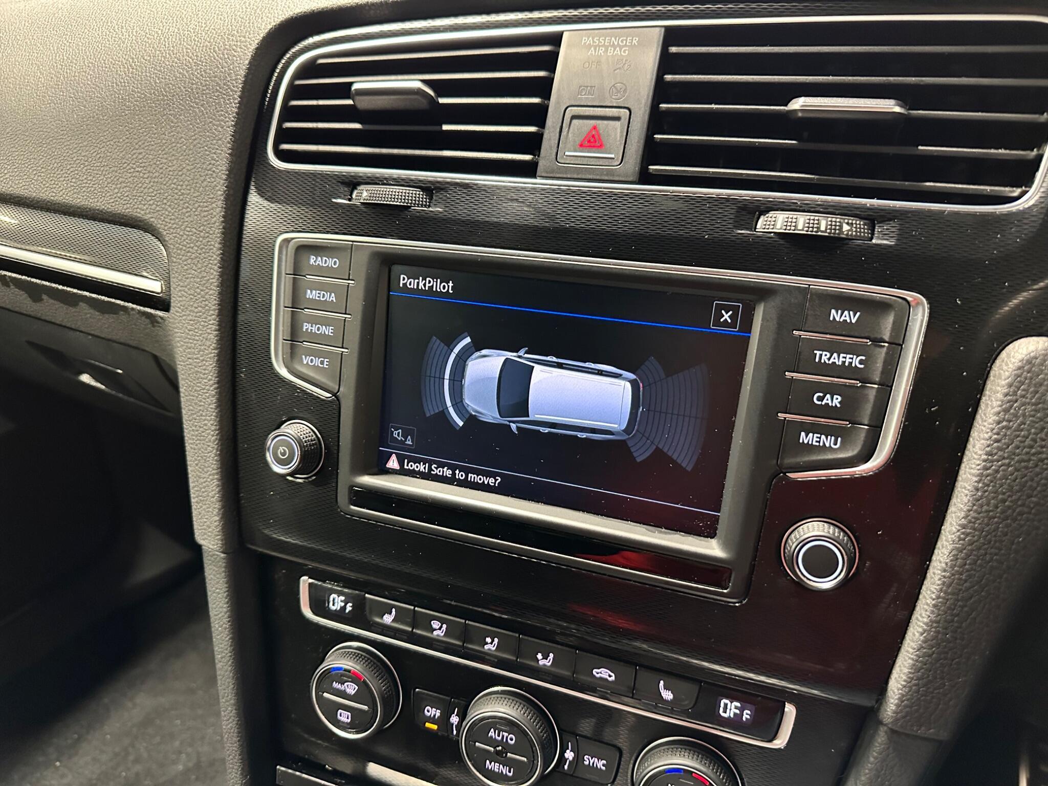 Volkswagen Golf - Image 16