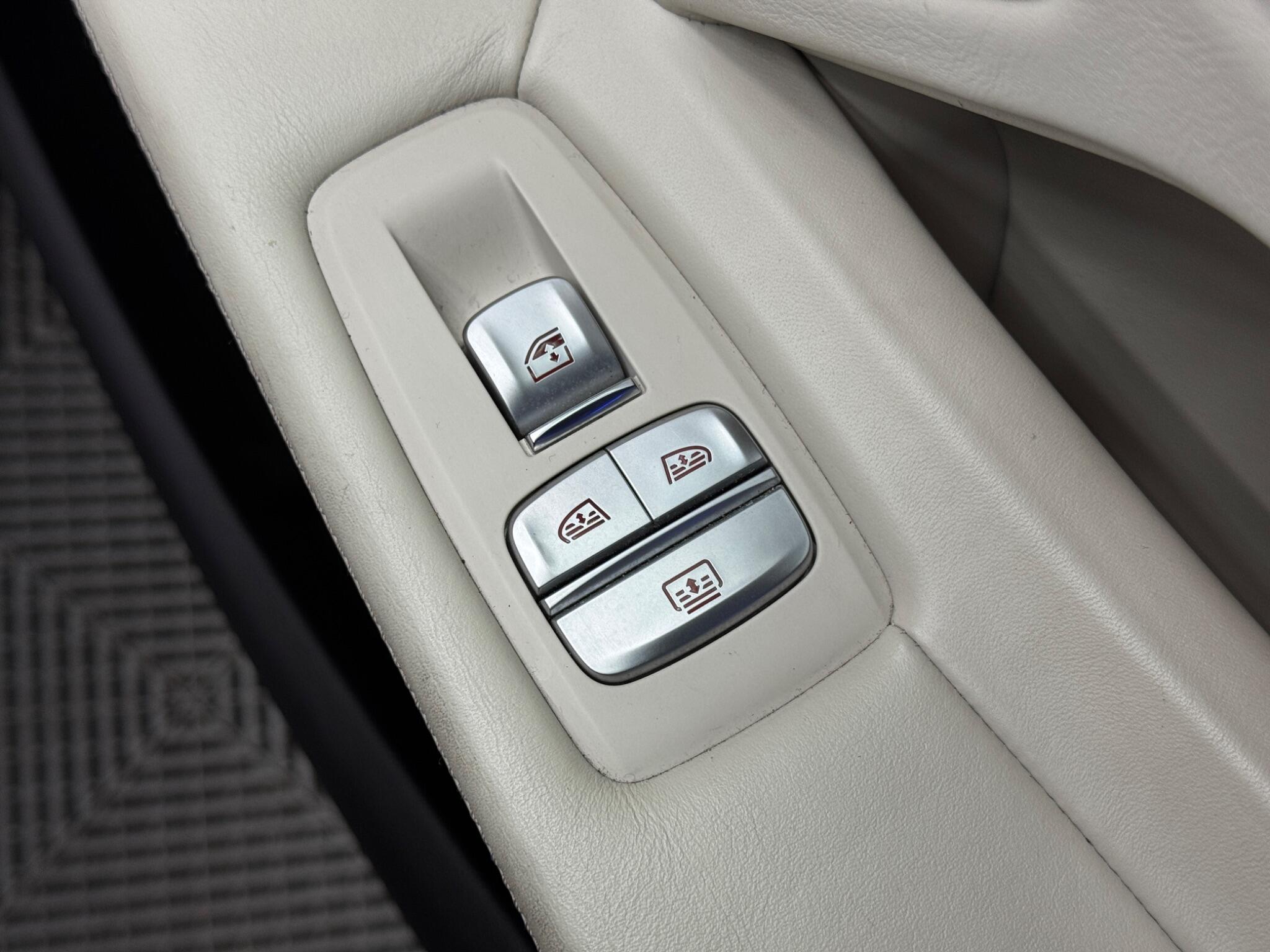 BMW 7 Series - Image 58