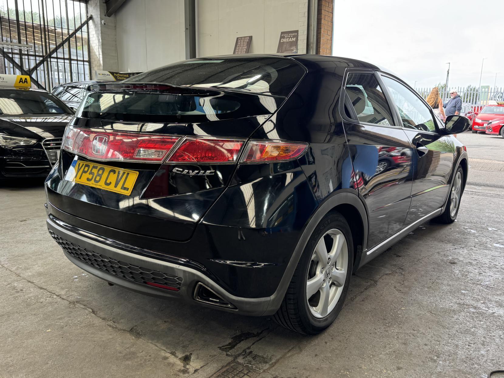 Honda Civic - Image 7