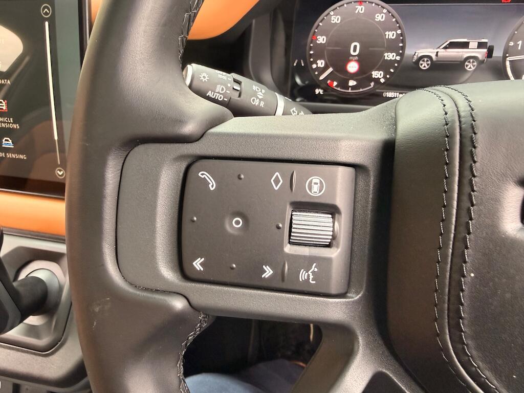 Land Rover Defender 90 - Image 69