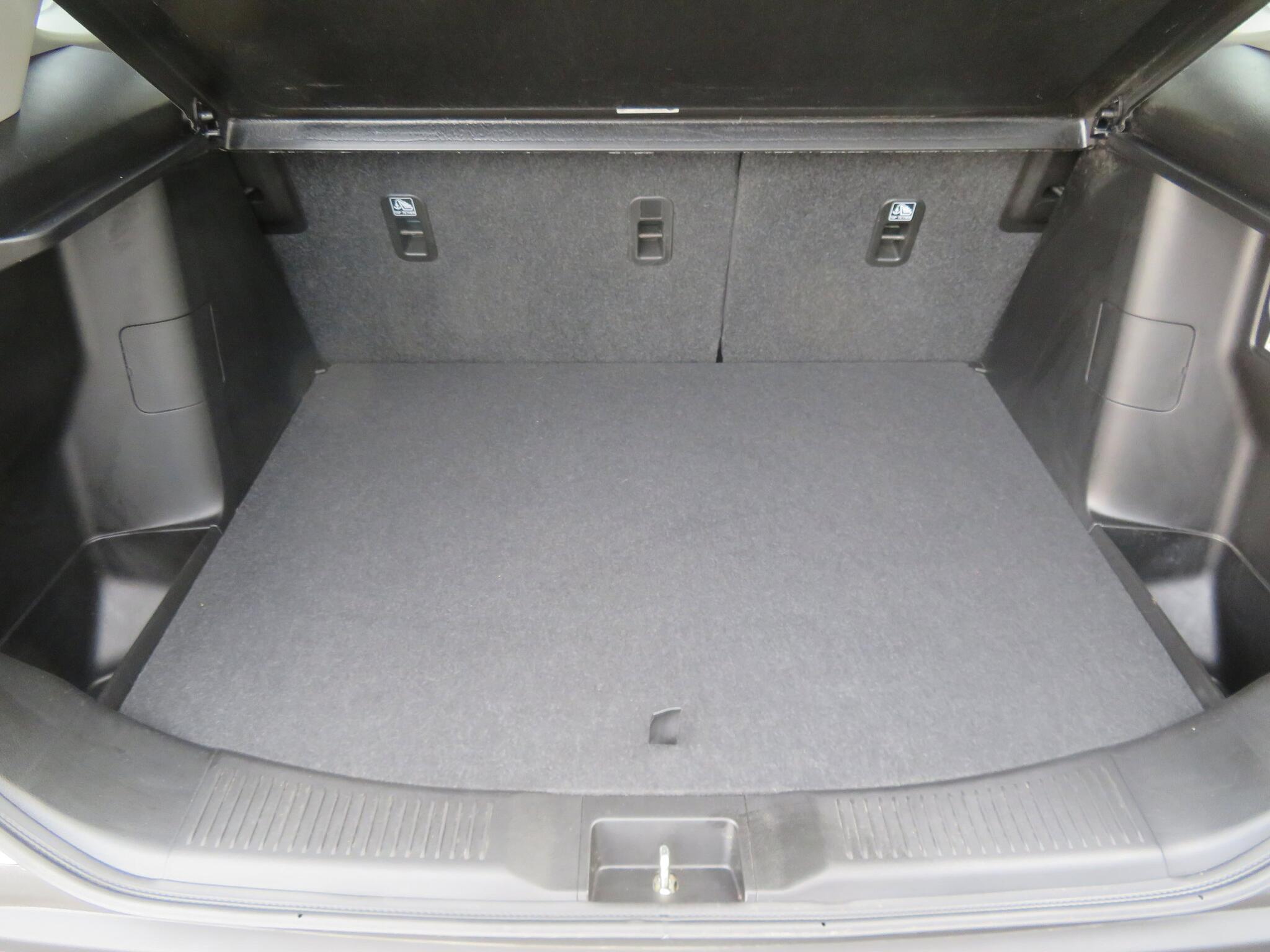 Suzuki S-Cross - Image 17