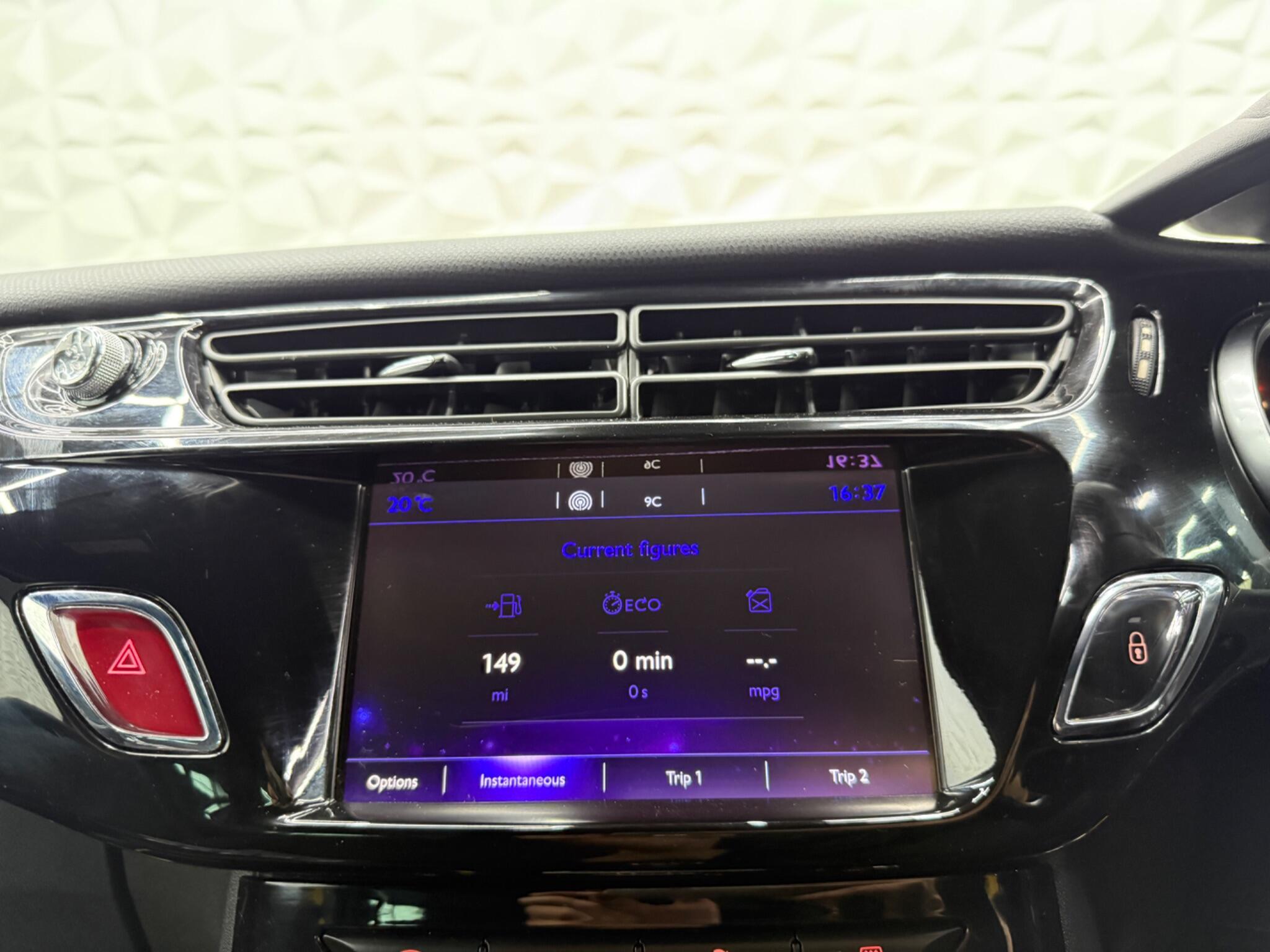 DS AUTOMOBILES DS 3 - Image 32