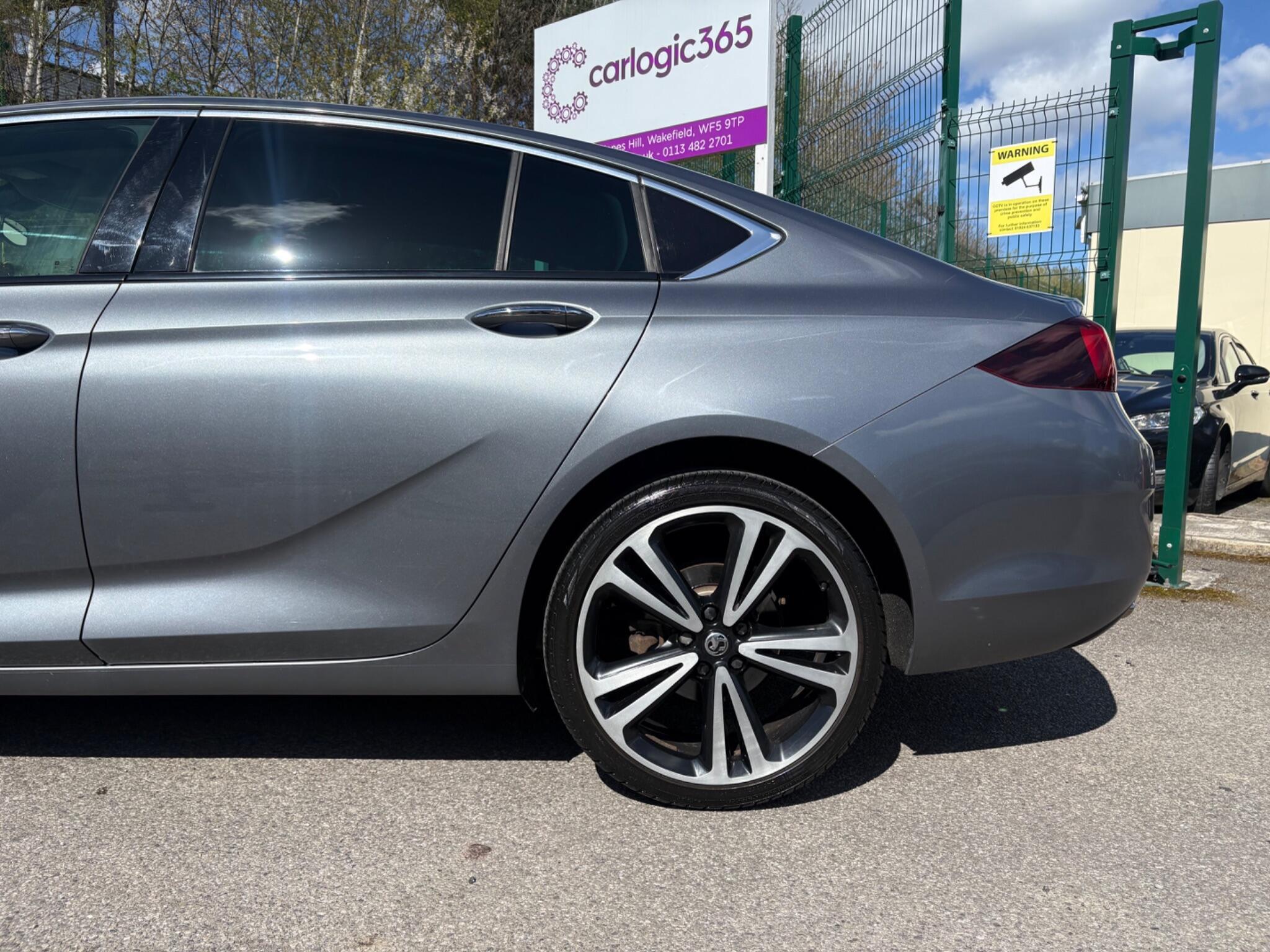 Vauxhall Insignia - Image 8