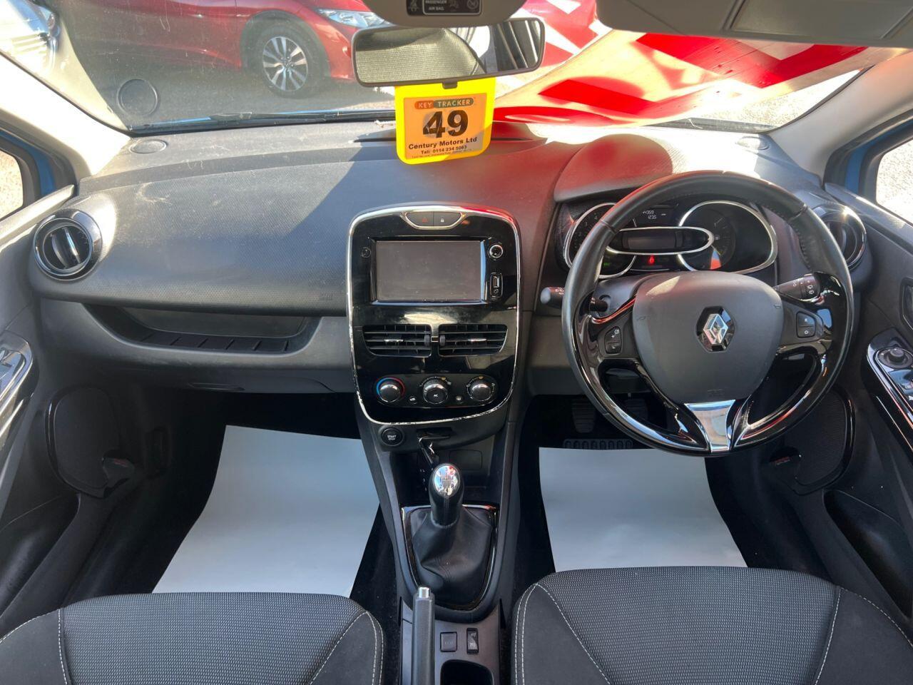 Renault Clio - Image 15