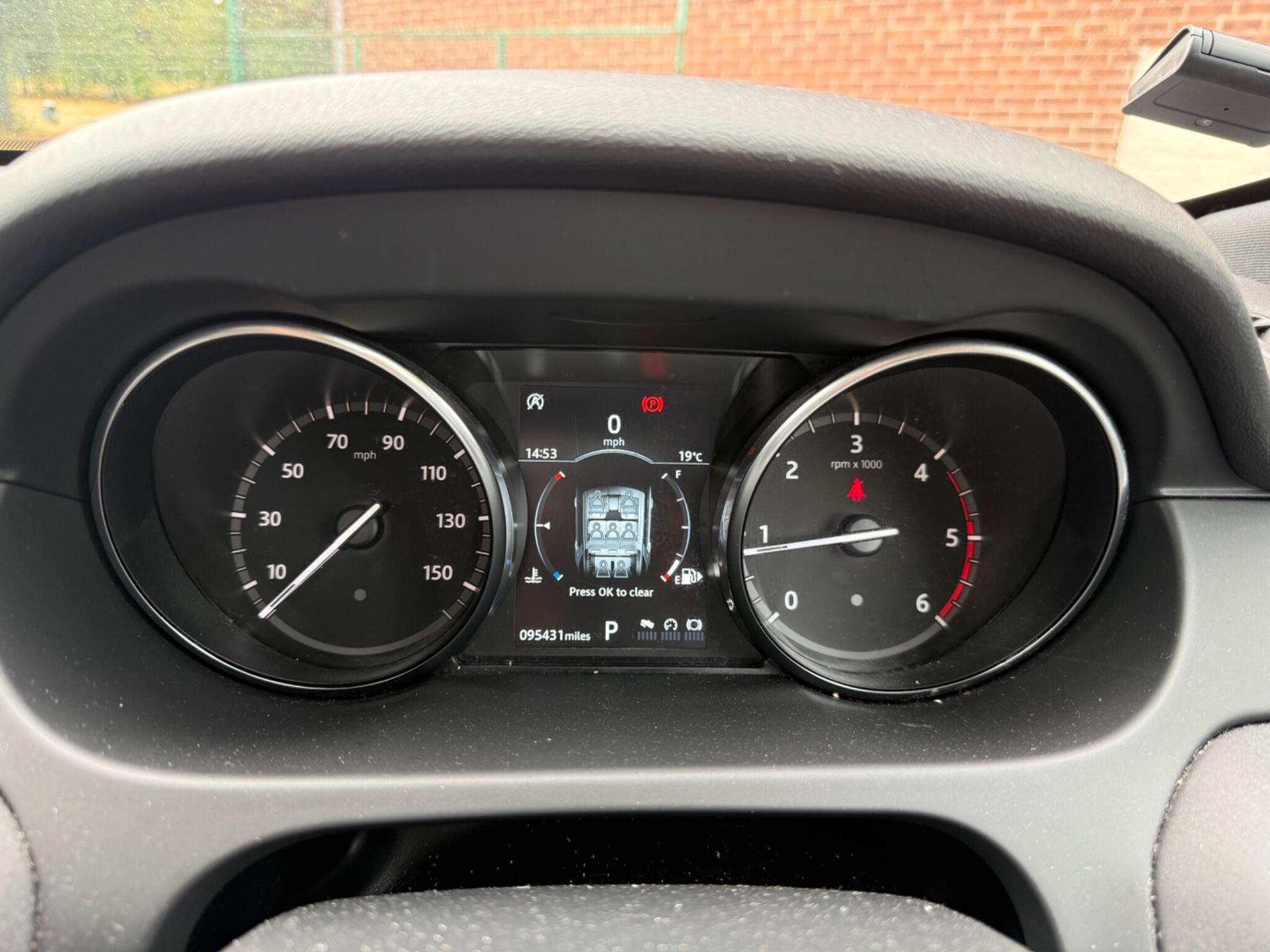 Land Rover DISCOVERY SPORT - Image 11