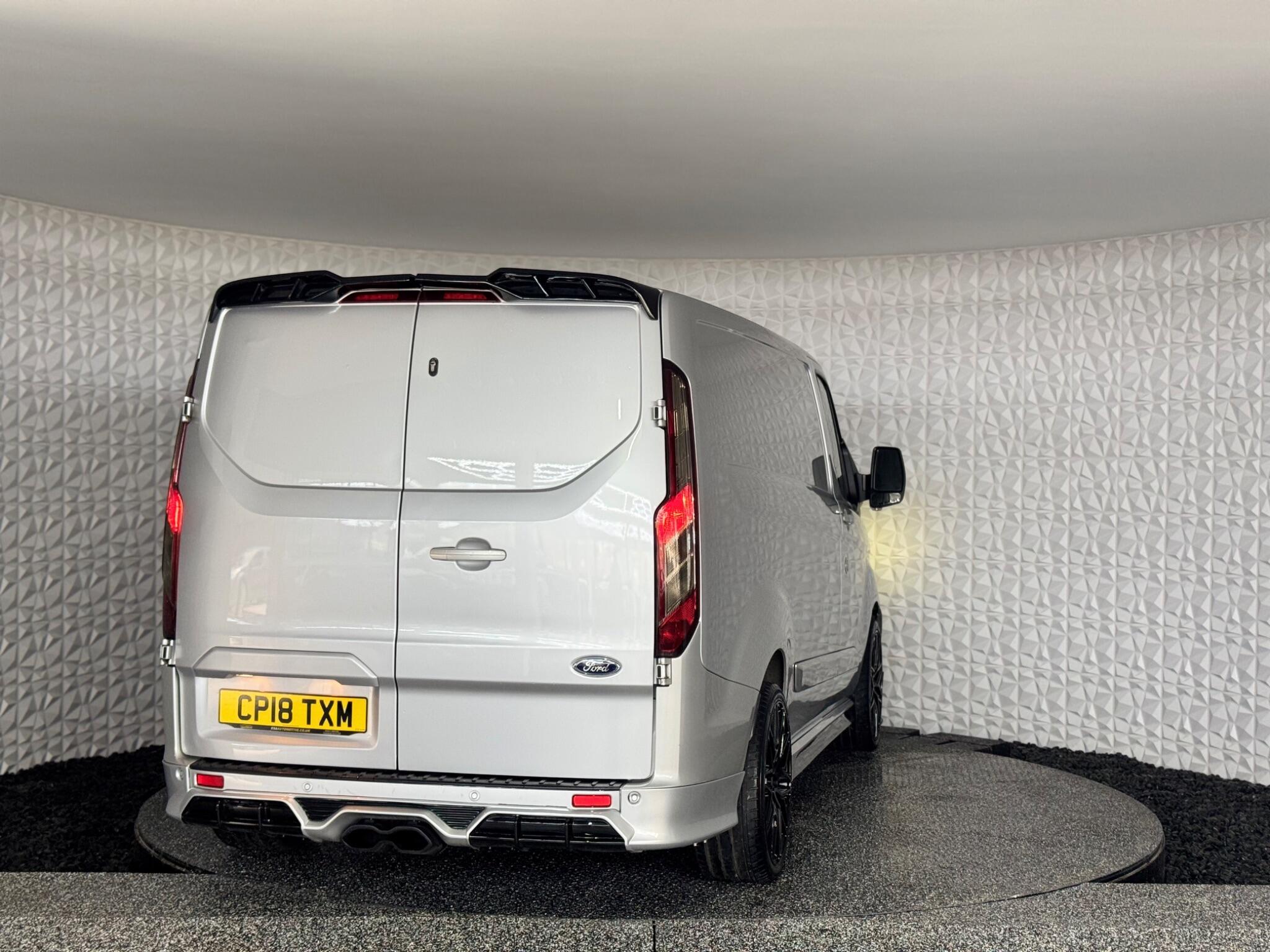 Ford Transit Custom - Image 11