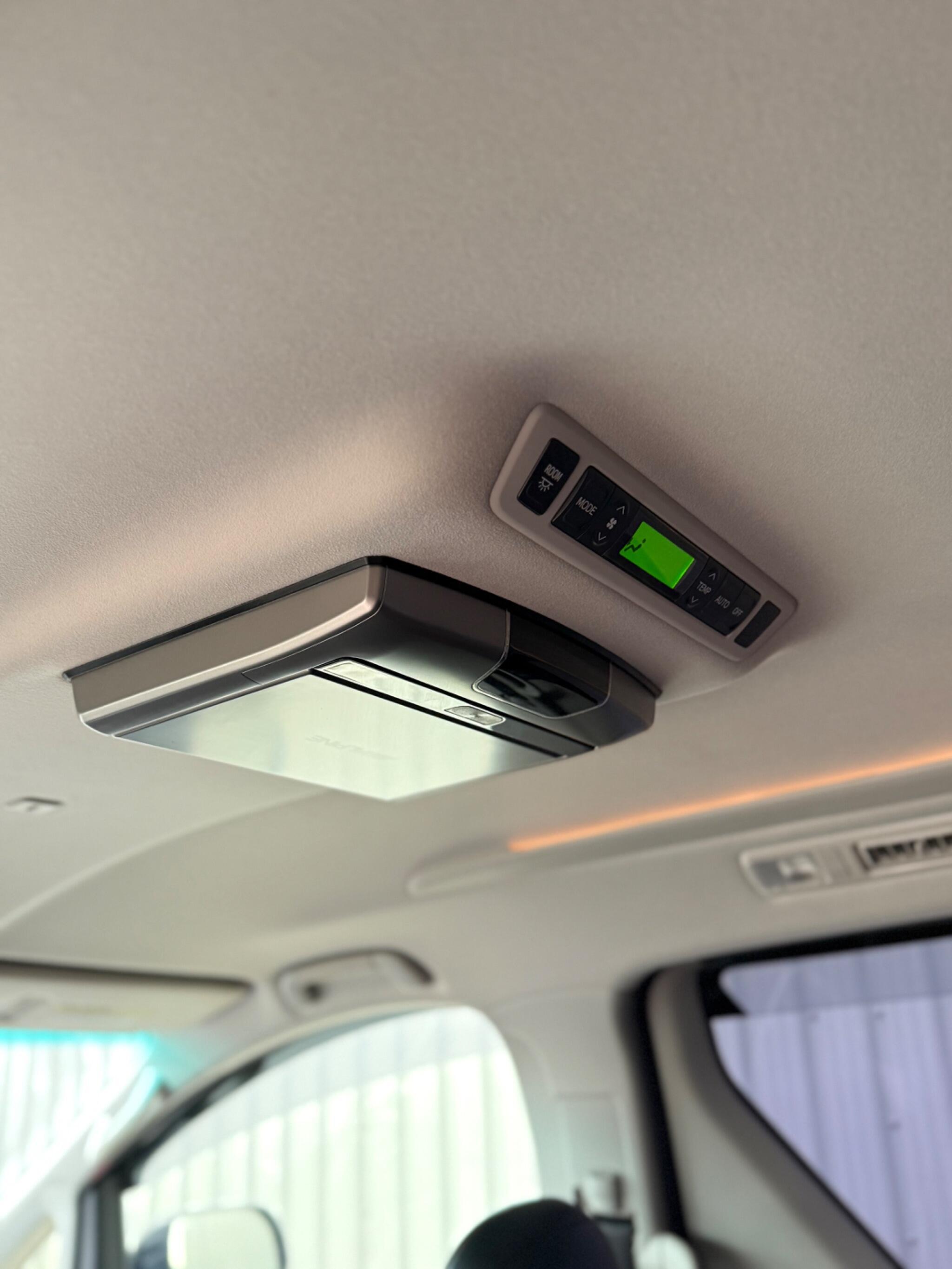 Toyota Alphard - Image 45