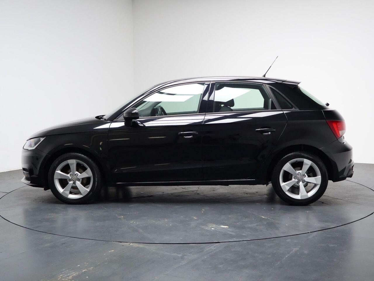 Audi A1 - Image 8