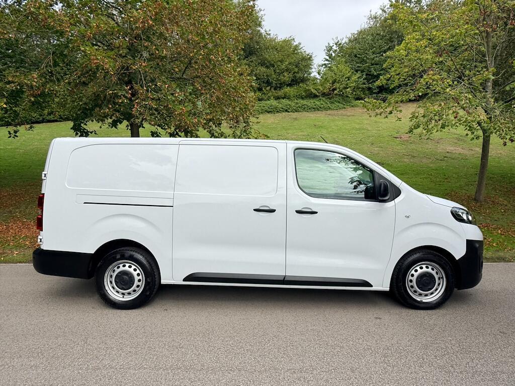 Vauxhall Vivaro - Image 3