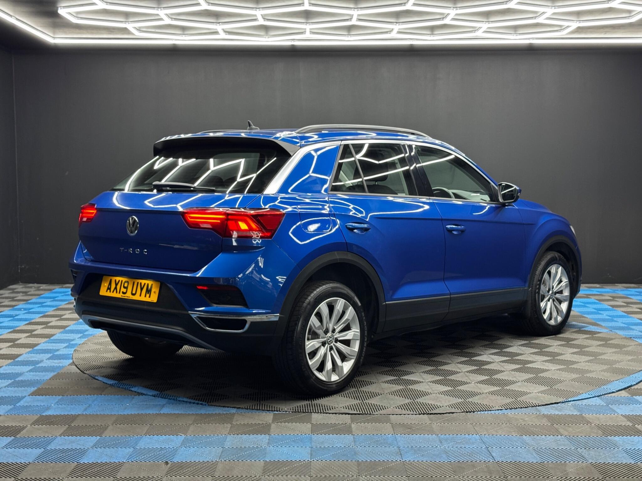 Volkswagen T-Roc - Image 5
