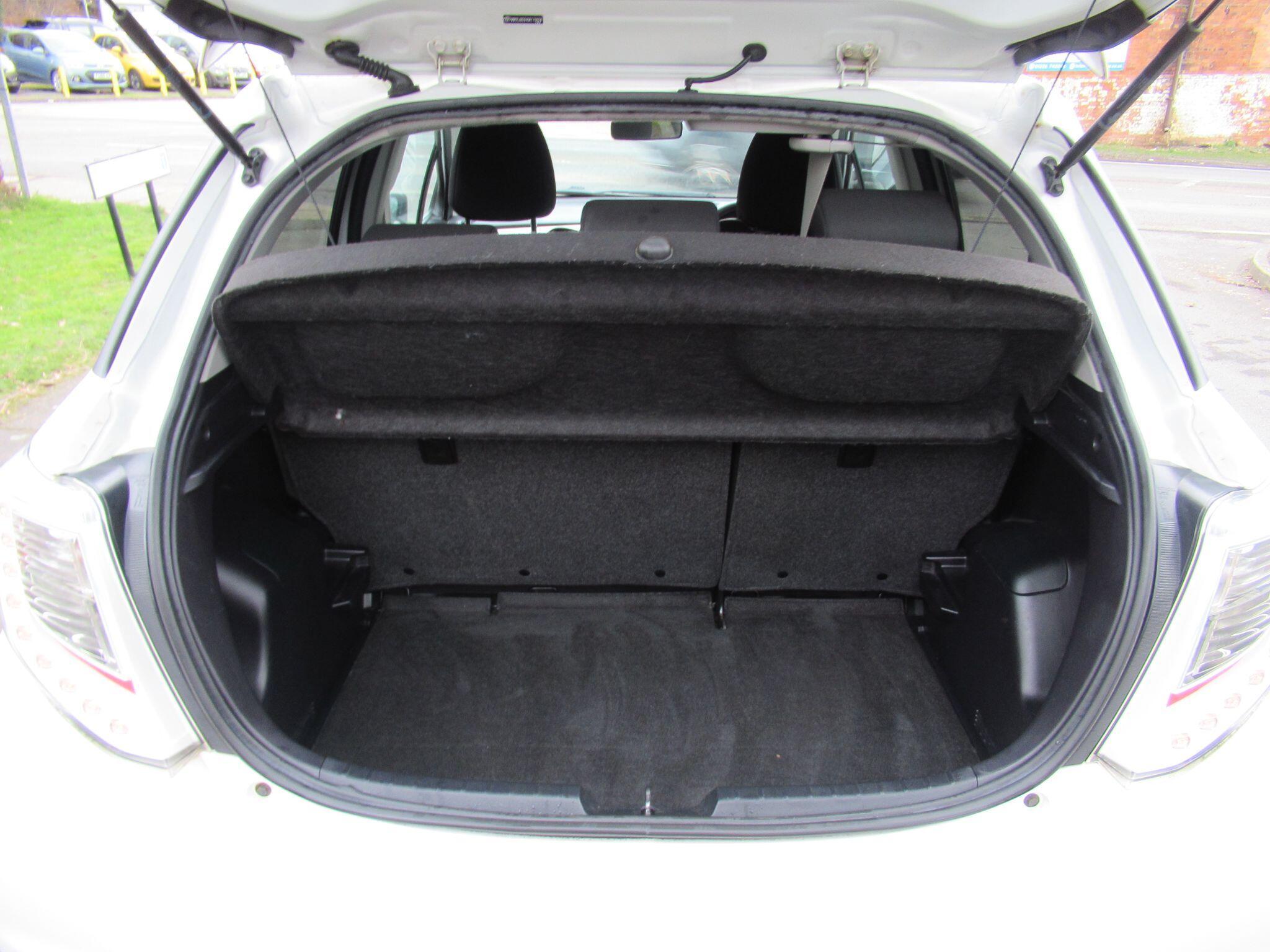 Toyota Yaris - Image 15