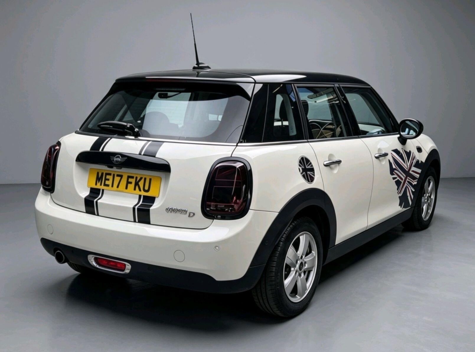 MINI Hatch - Image 2