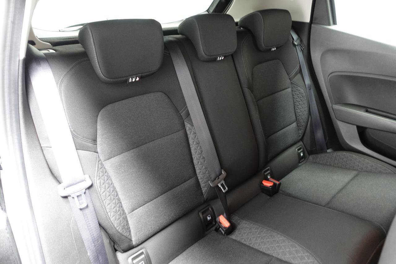 Renault Clio - Image 18