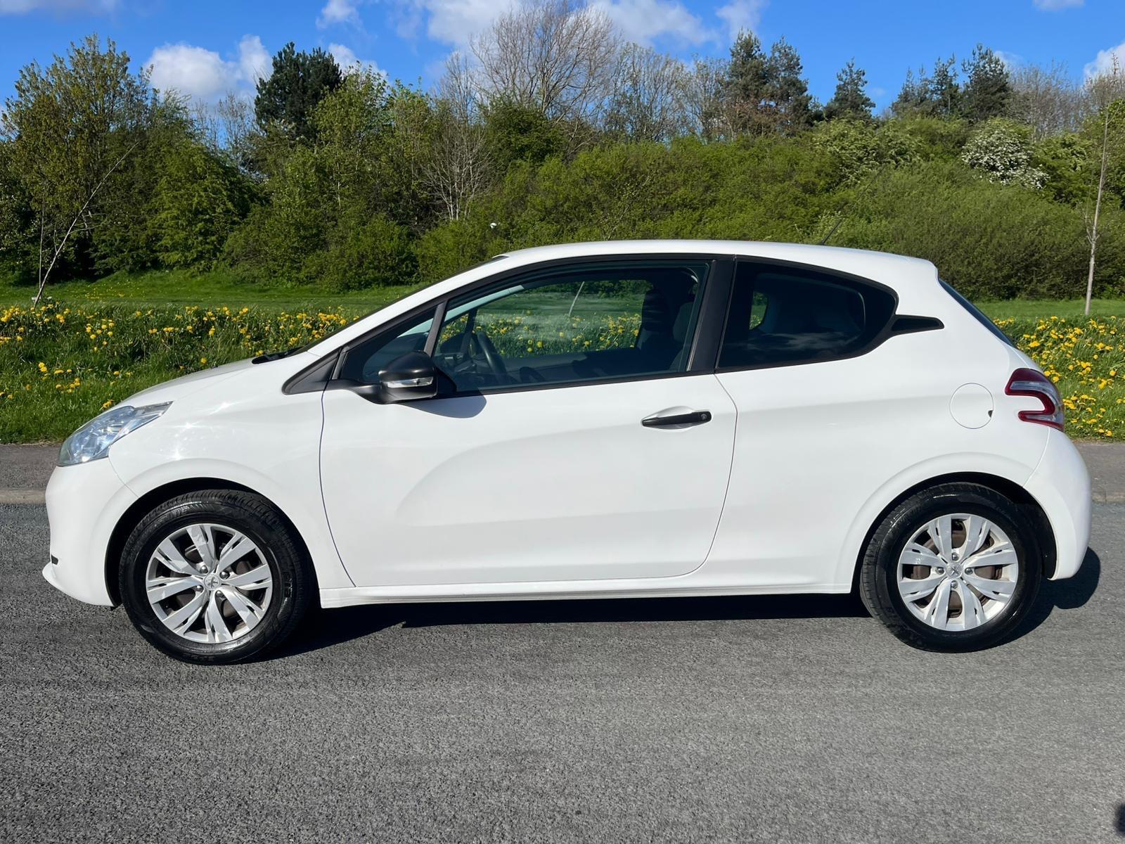 Peugeot 208 - Image 5