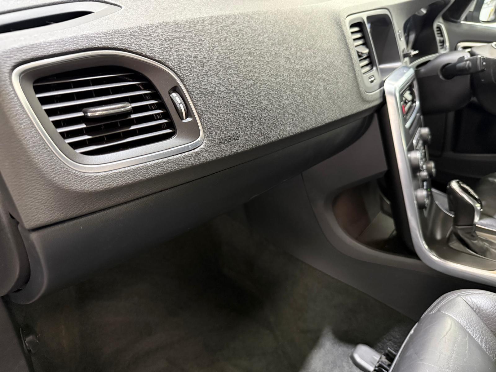 Volvo S60 - Image 31