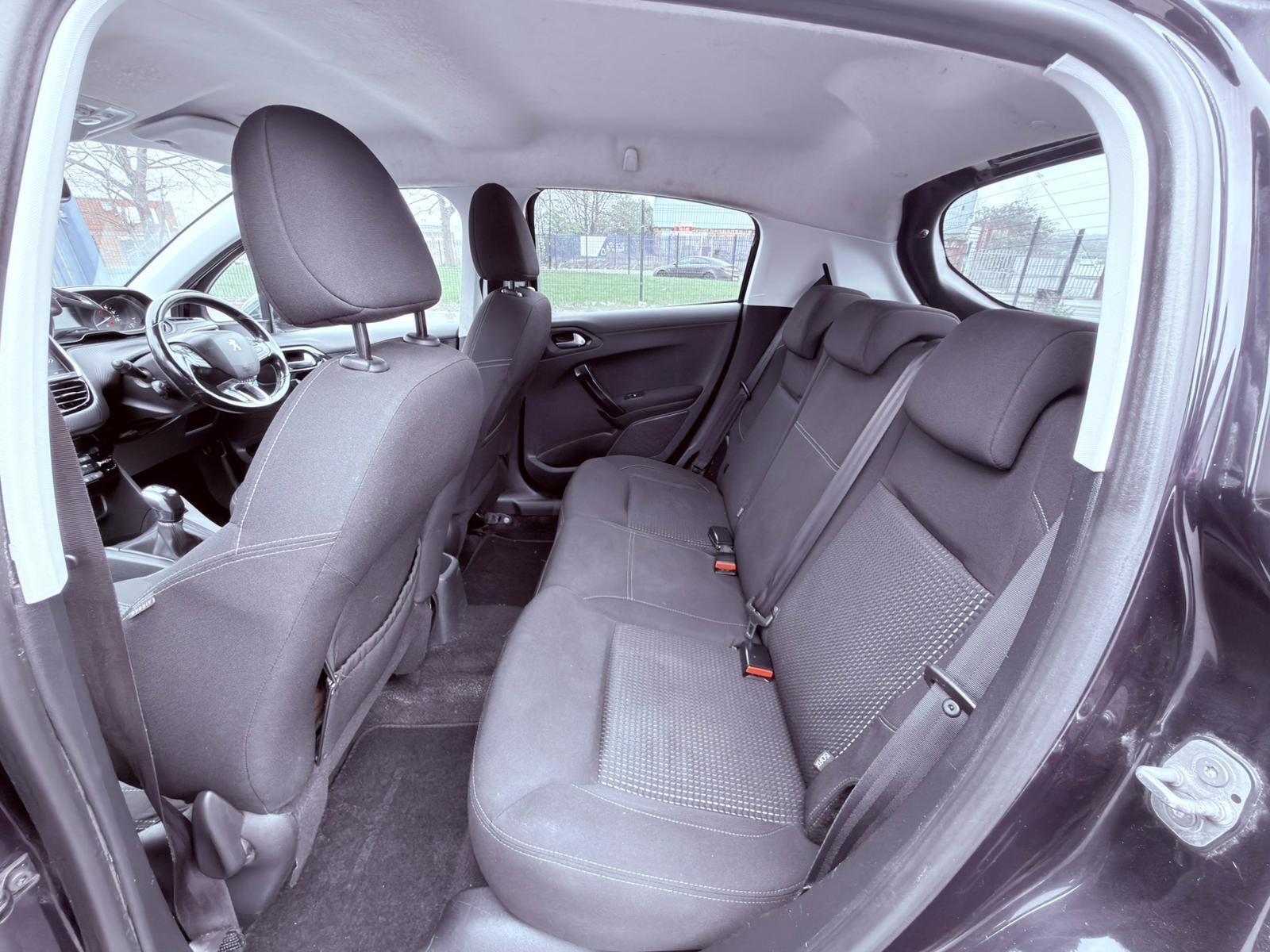 Peugeot 208 - Image 23