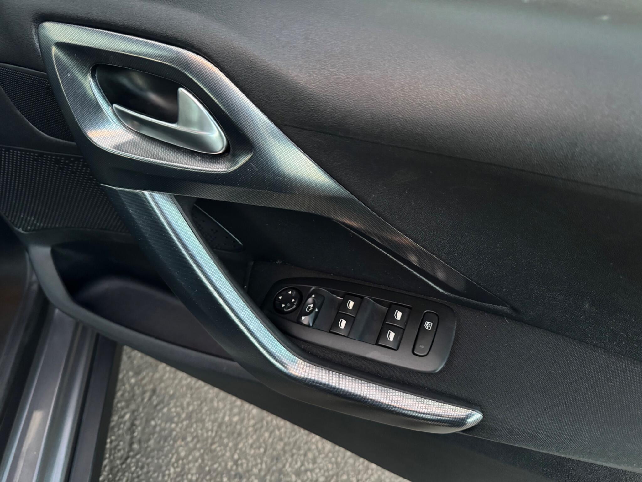 Peugeot 2008 - Image 37