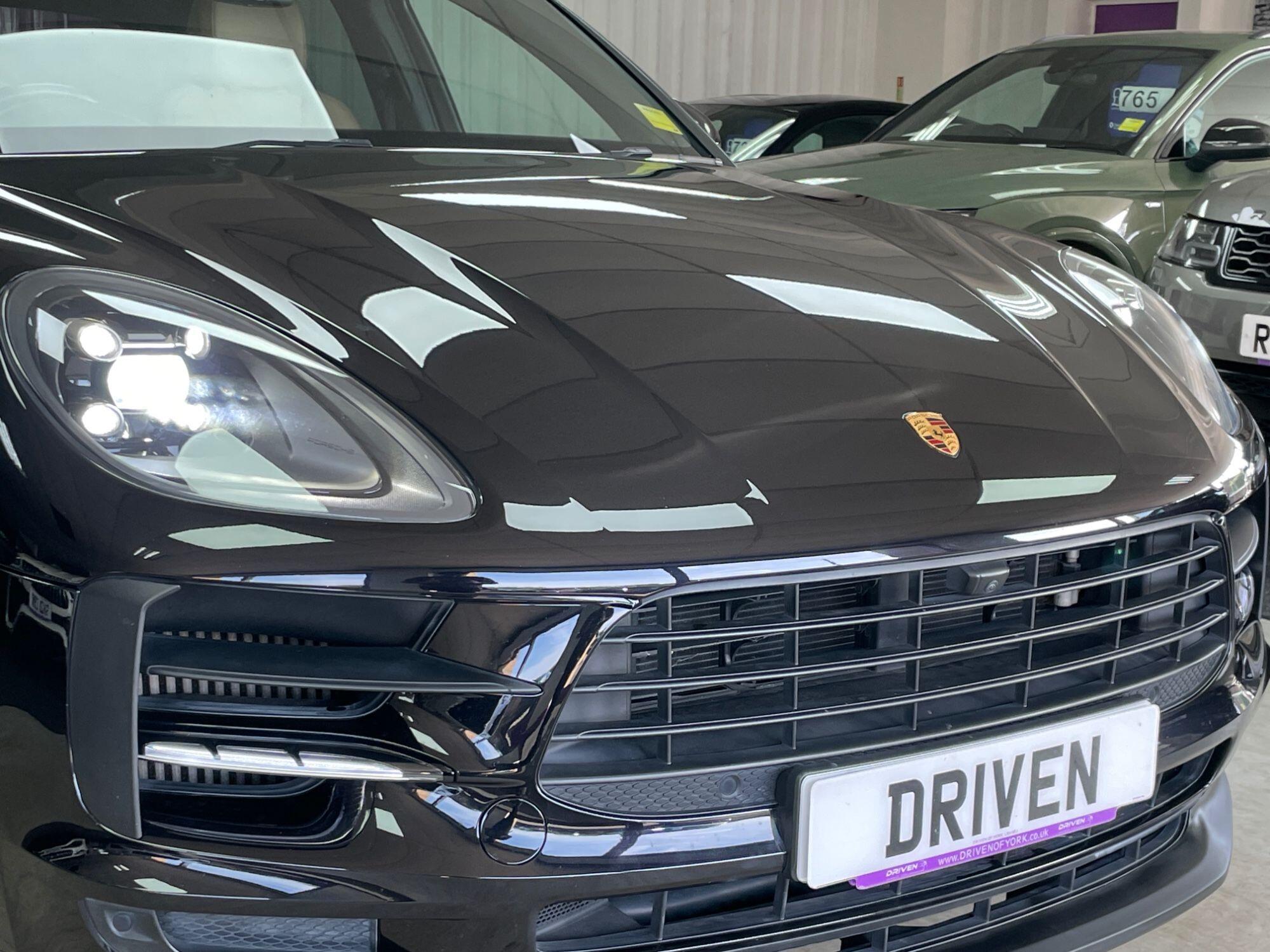 Porsche Macan - Image 4