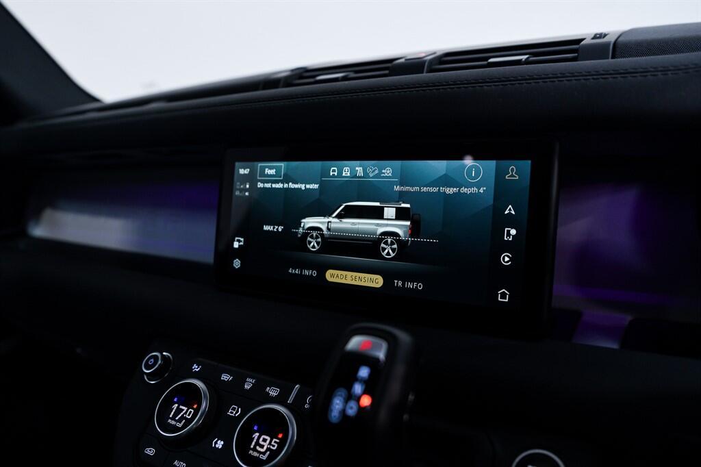 Land Rover Defender 110 - Image 27
