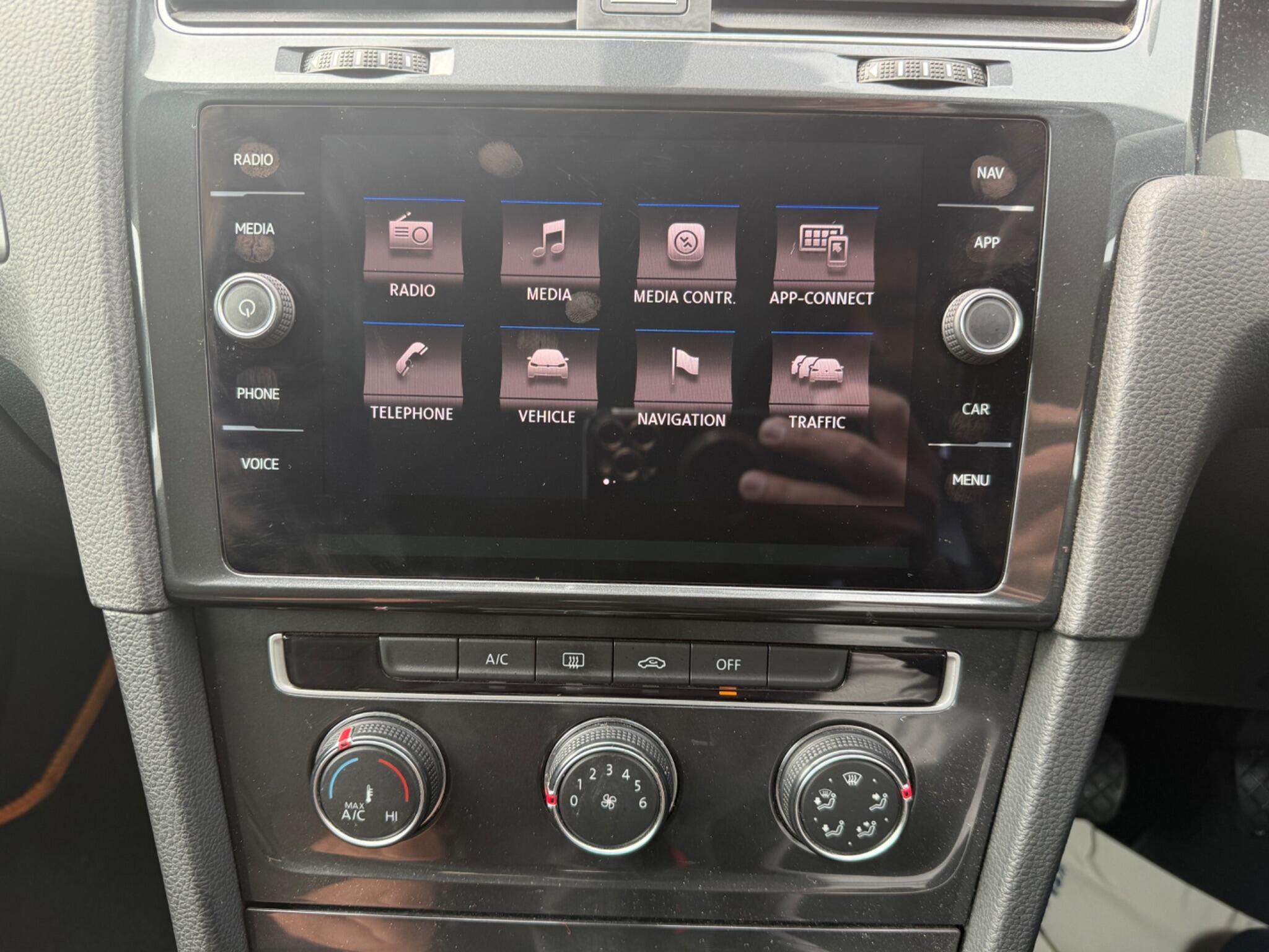 Volkswagen Golf - Image 13