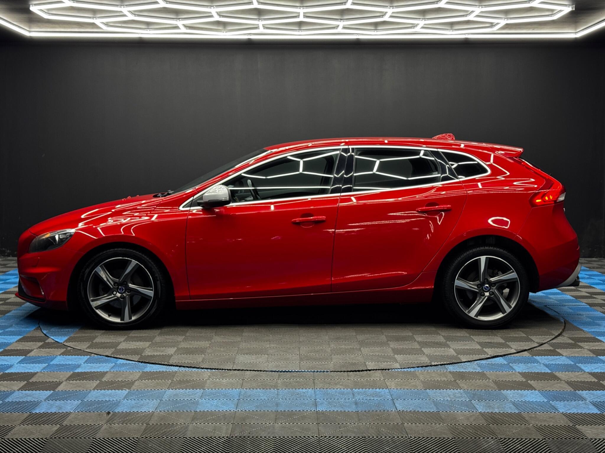 Volvo V40 - Image 8