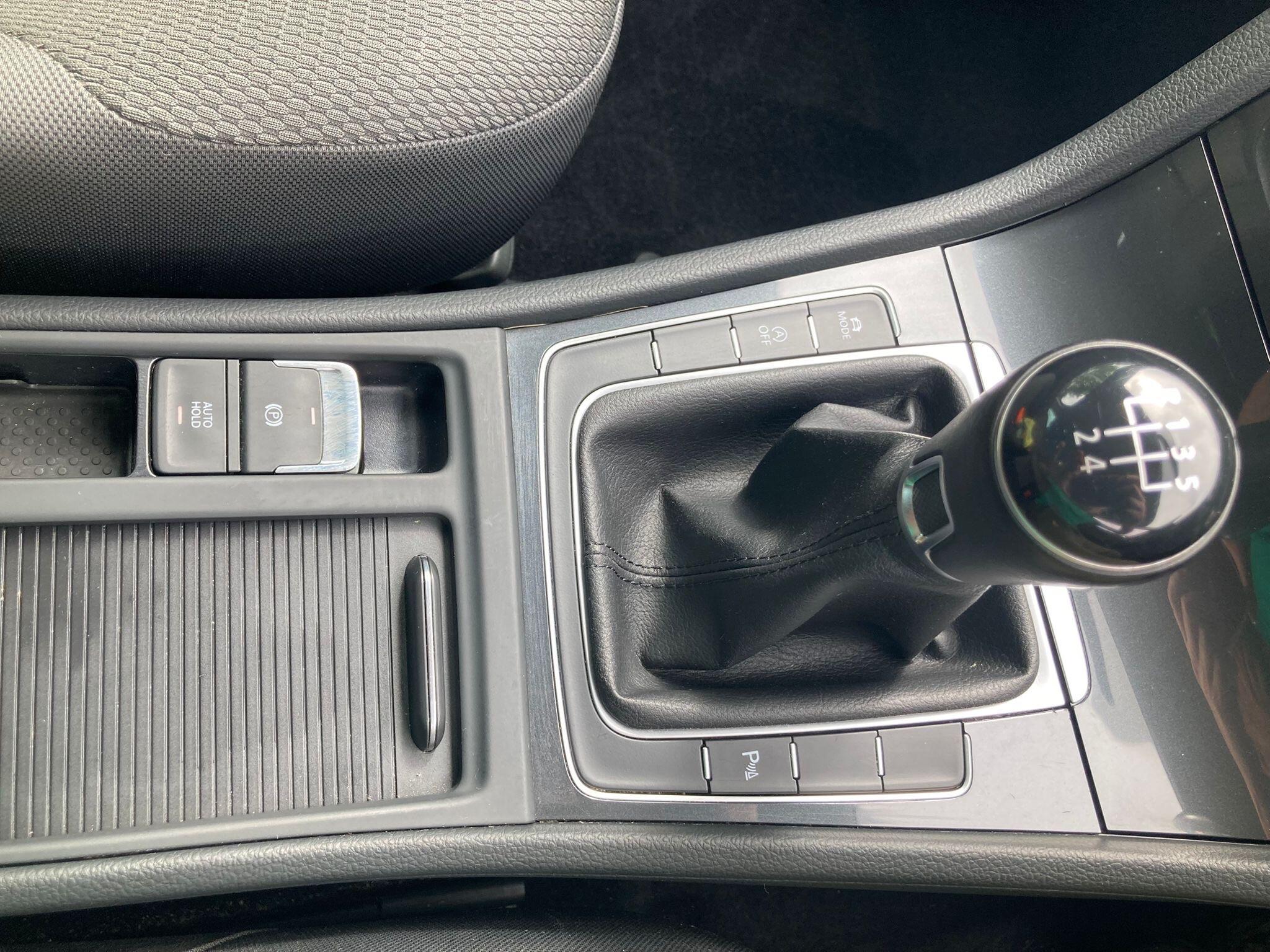 Volkswagen Golf - Image 3