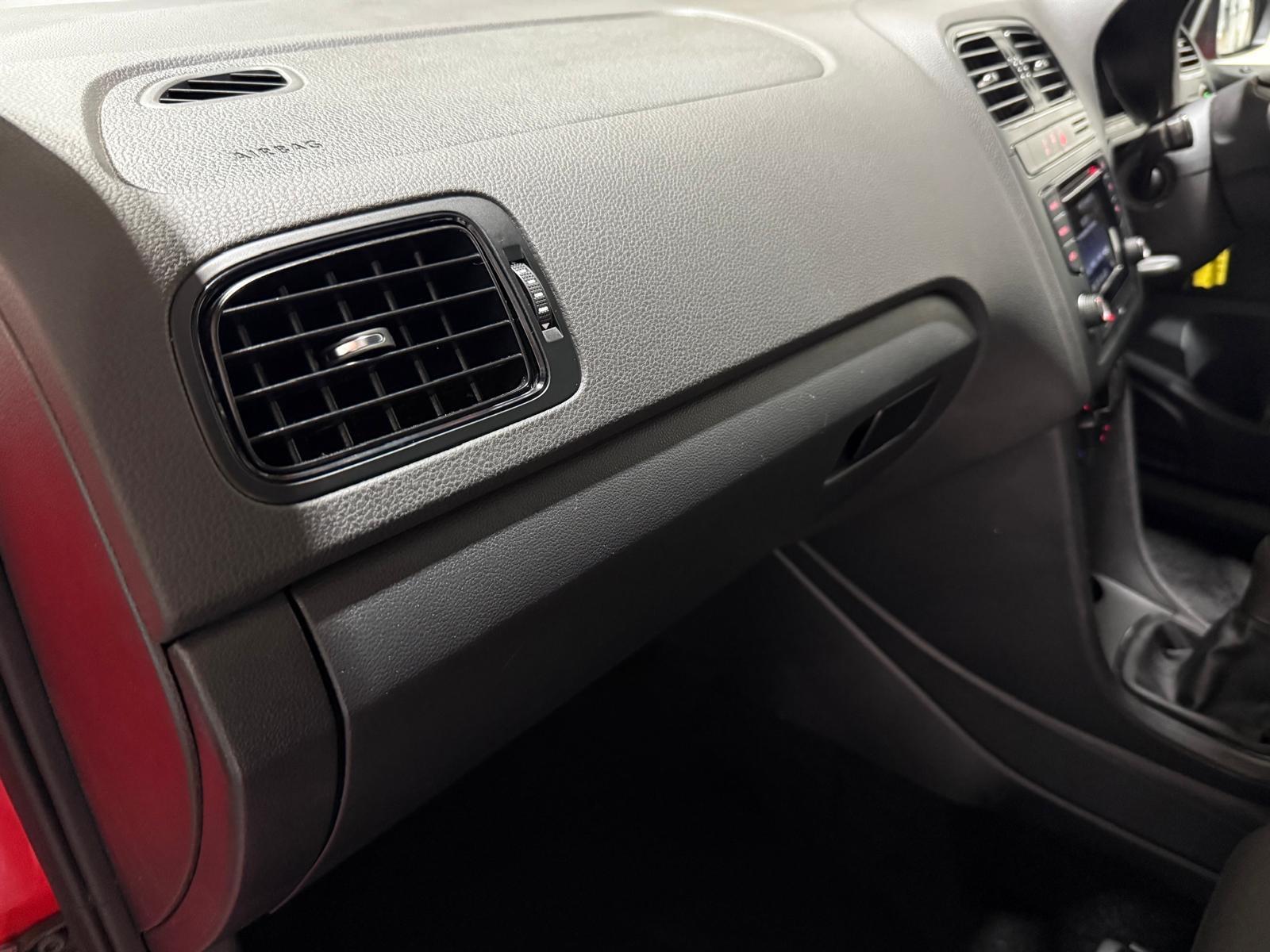 Volkswagen Polo - Image 27