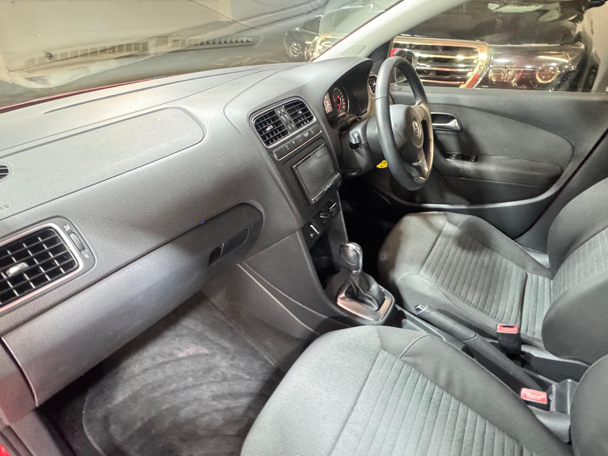 Volkswagen Polo - Image 10